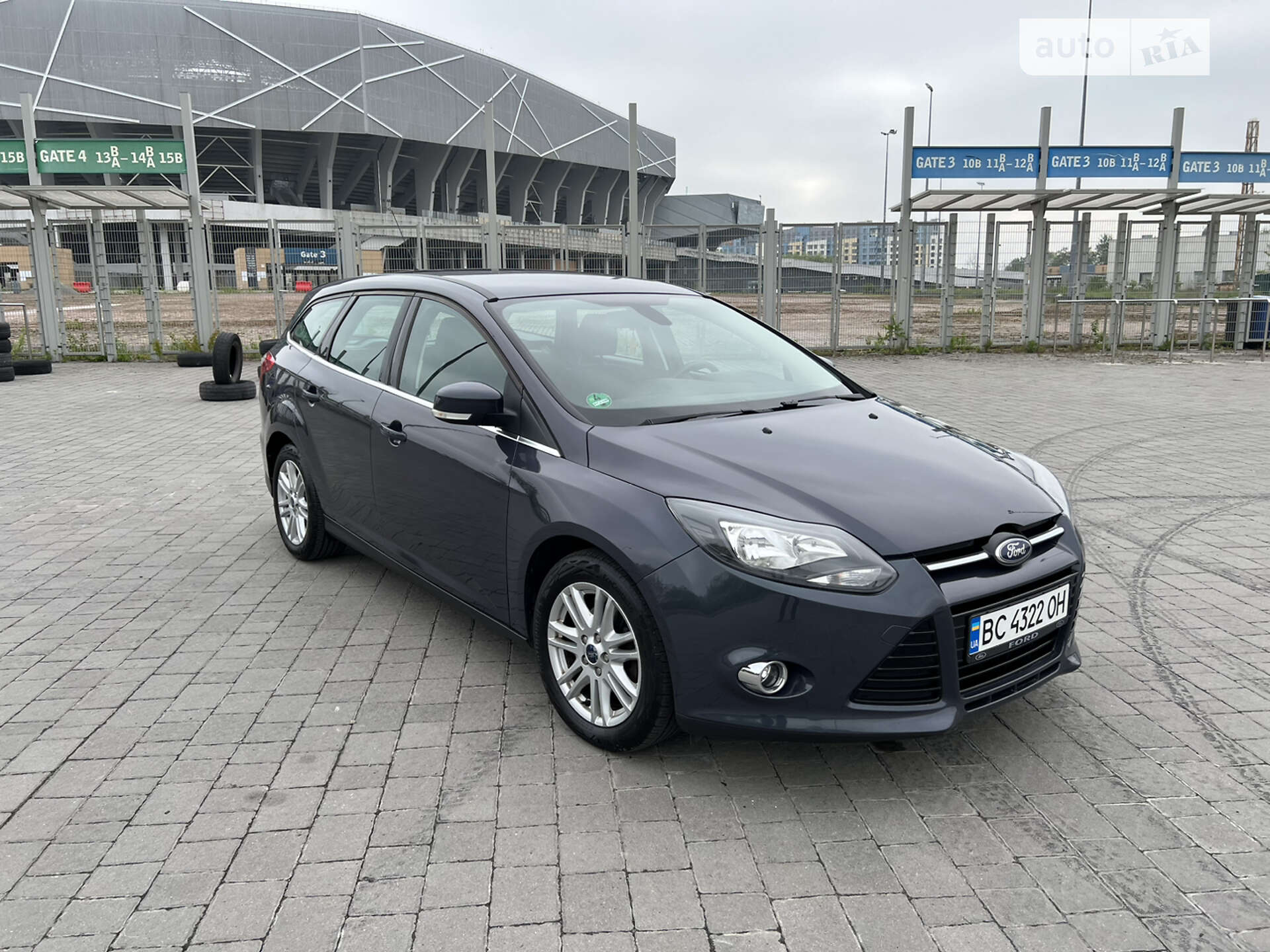 Головне фото звіту автомобіля FORD FOCUS 2012