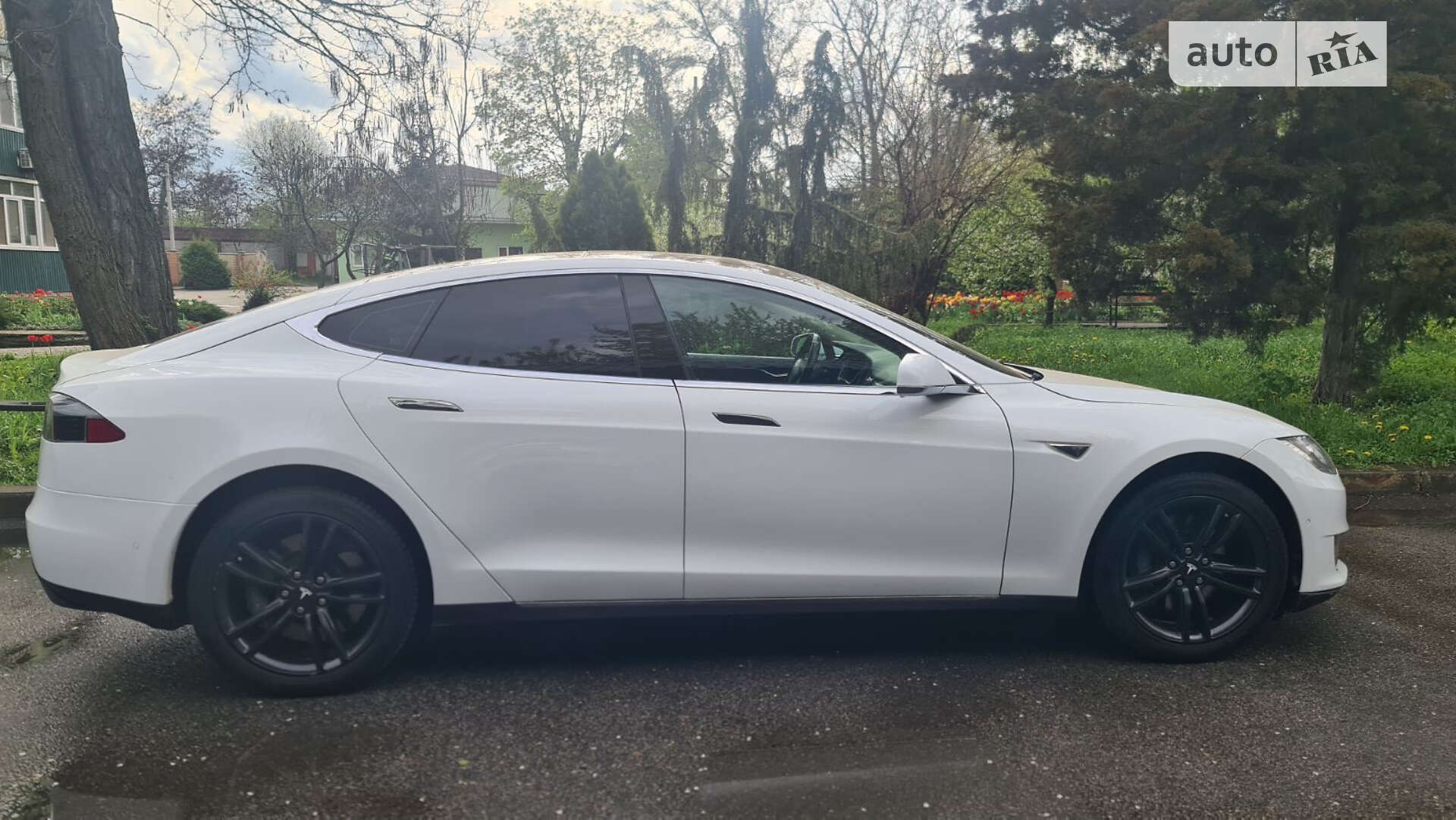 Головне фото звіту автомобіля TESLA MODEL S 2014