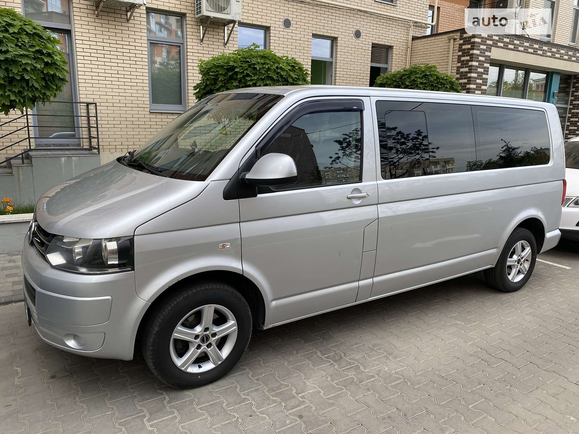 VOLKSWAGEN CARAVELLE 2011