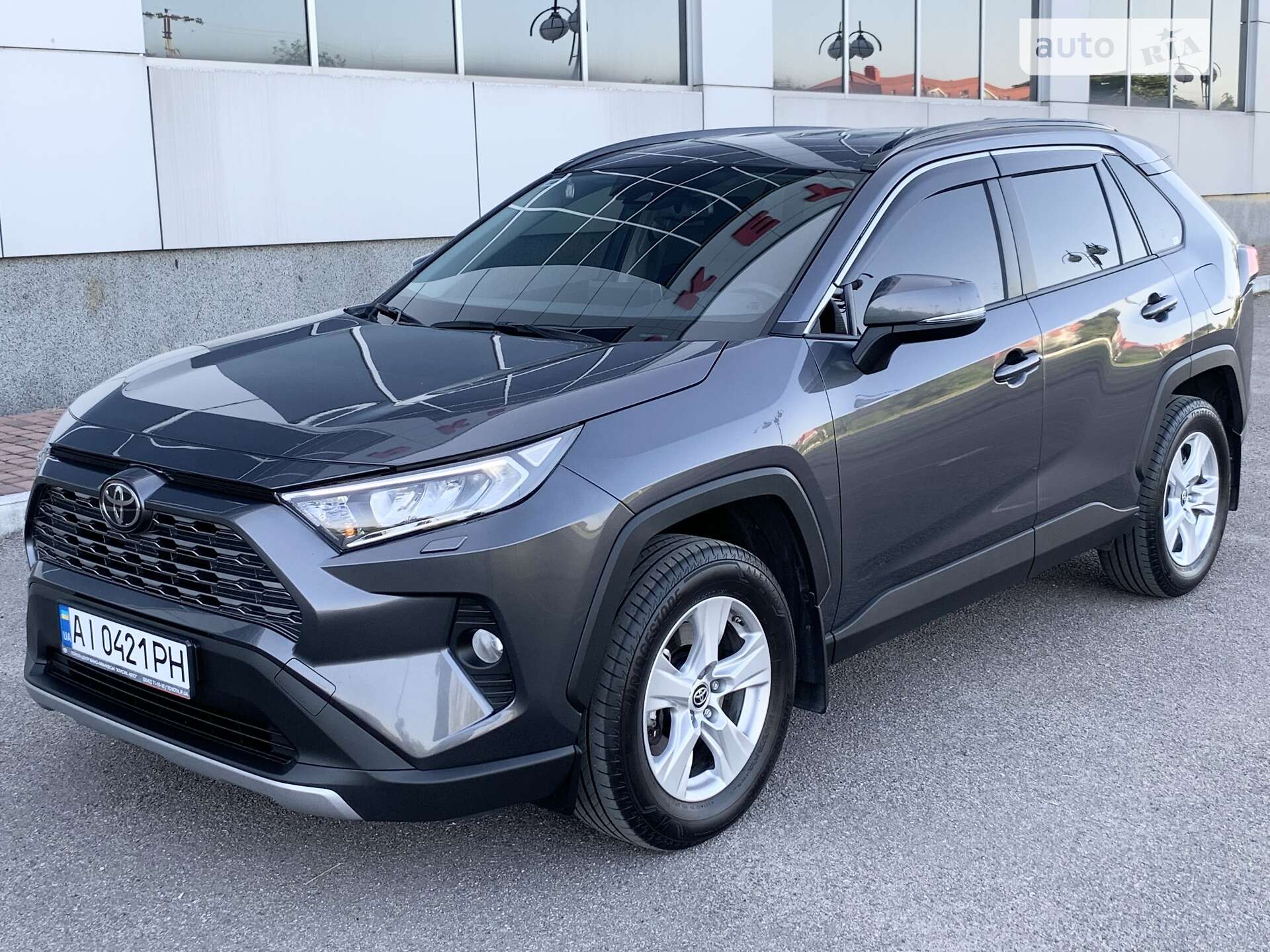Головне фото звіту автомобіля TOYOTA RAV4 2021