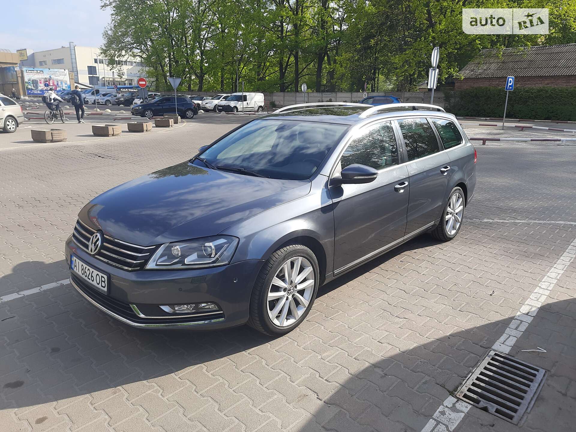 VOLKSWAGEN PASSAT 2011