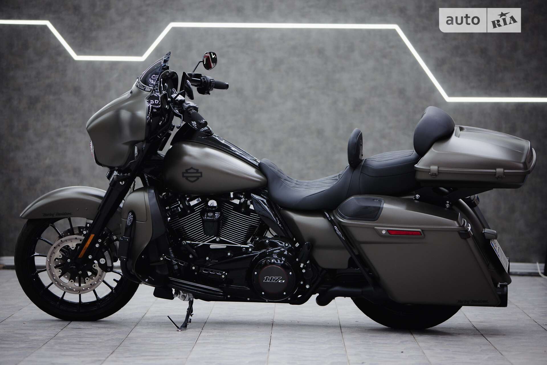 HARLEY-DAVIDSON FLHXSE 2019