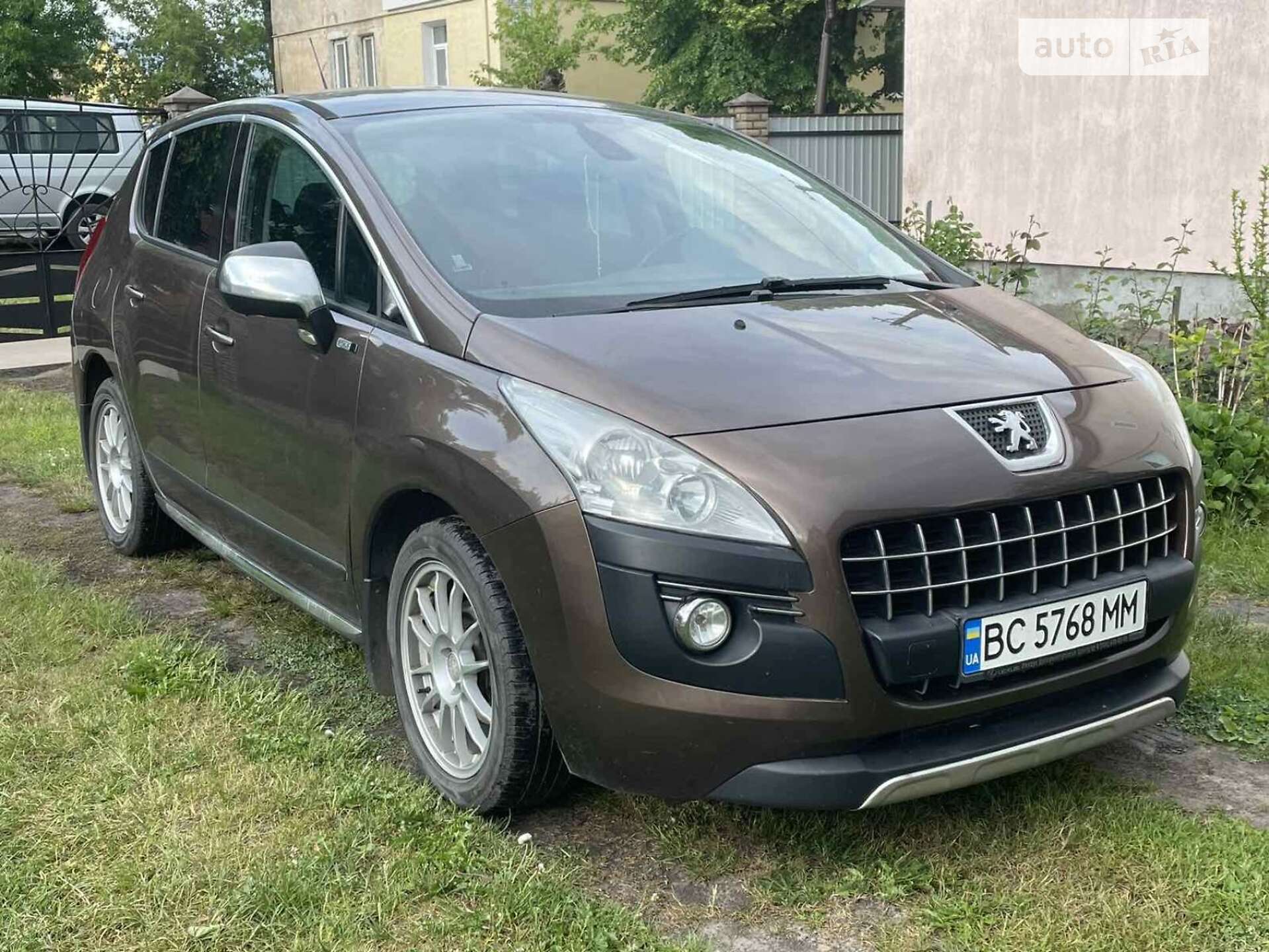 PEUGEOT 3008 2013