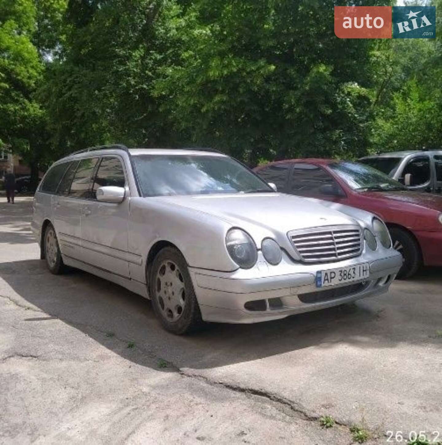 MERCEDES-BENZ E 200 2001