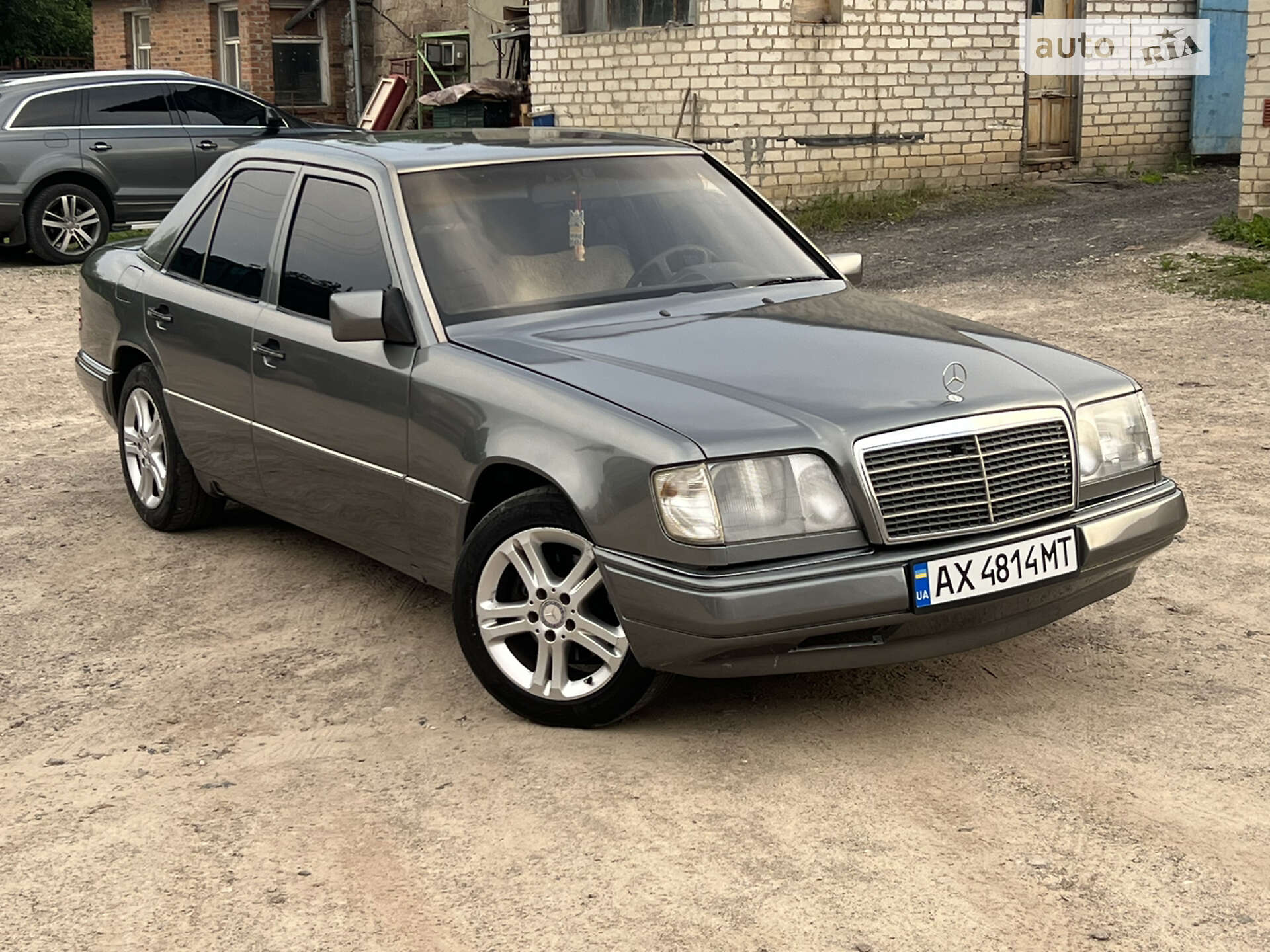 Mercedes-Benz E-Class 1991