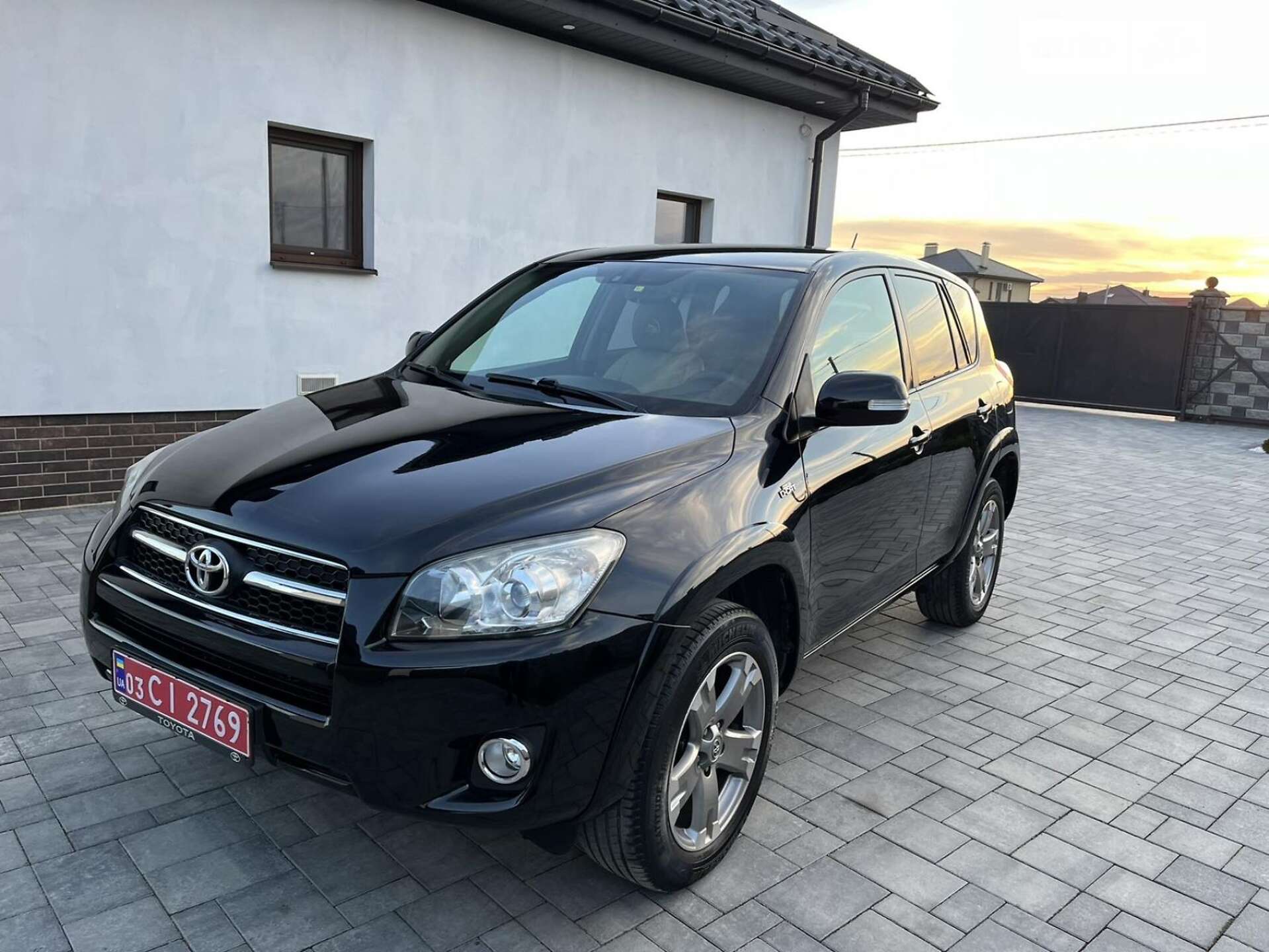 TOYOTA RAV4 2009