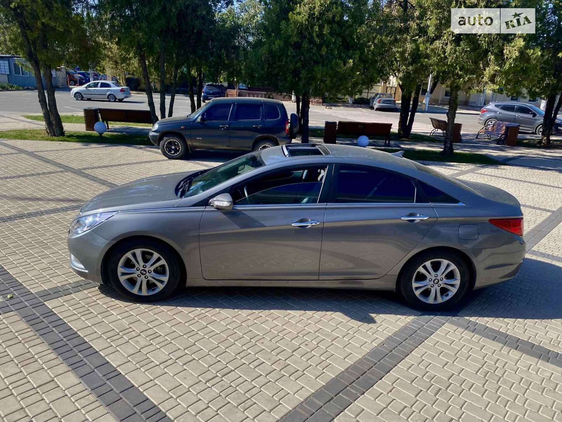 Головне фото звіту автомобіля HYUNDAI SONATA 2010