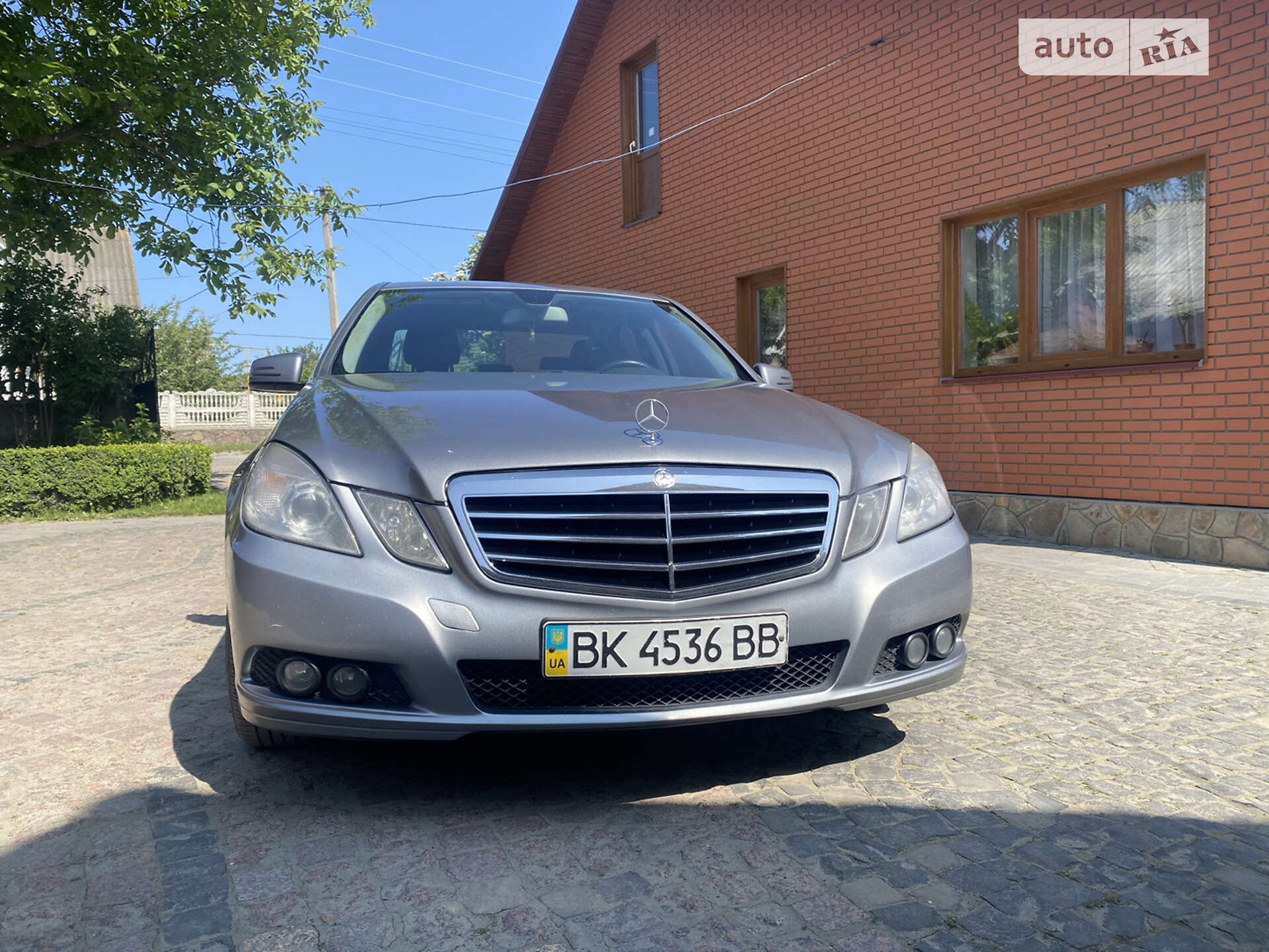 MERCEDES-BENZ E 200 2011