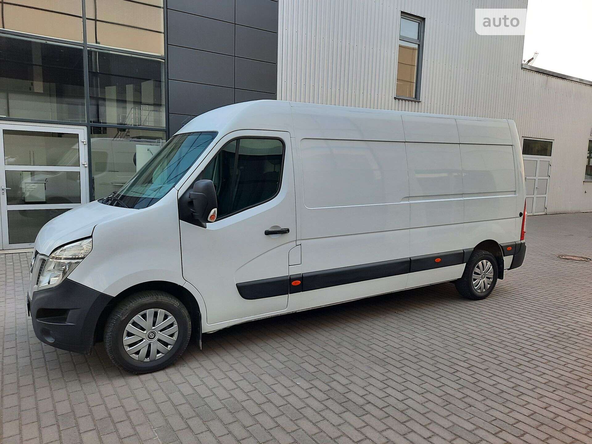 NISSAN NV 400 2017