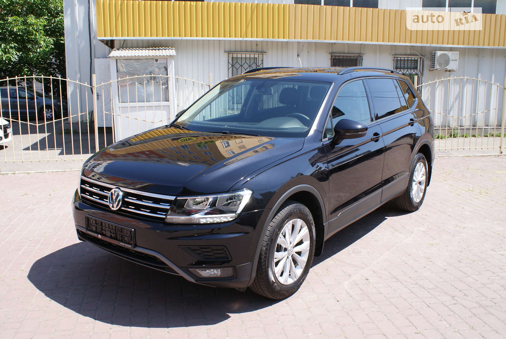VOLKSWAGEN TIGUAN 2017