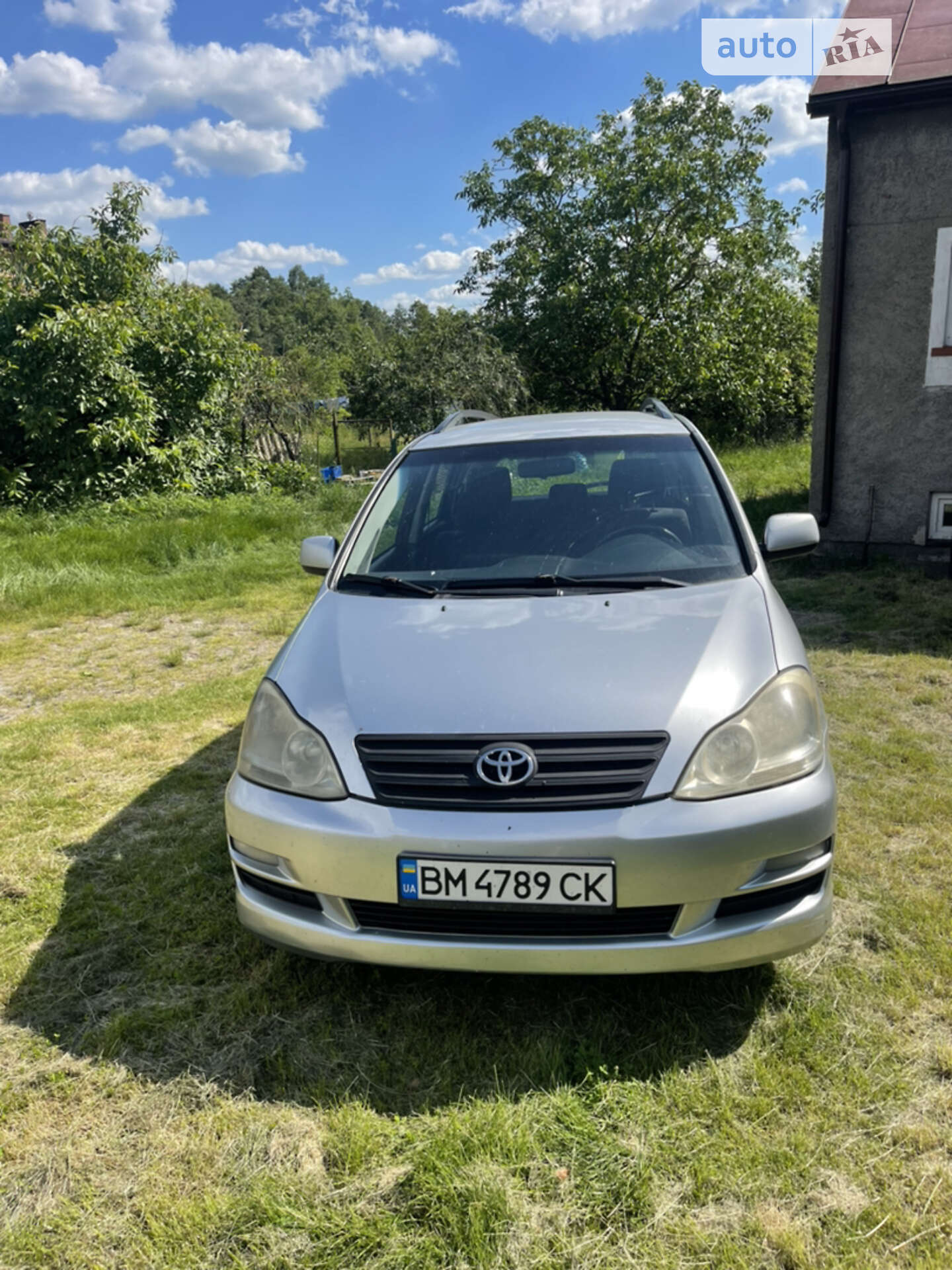 TOYOTA AVENSIS VERSO 2004
