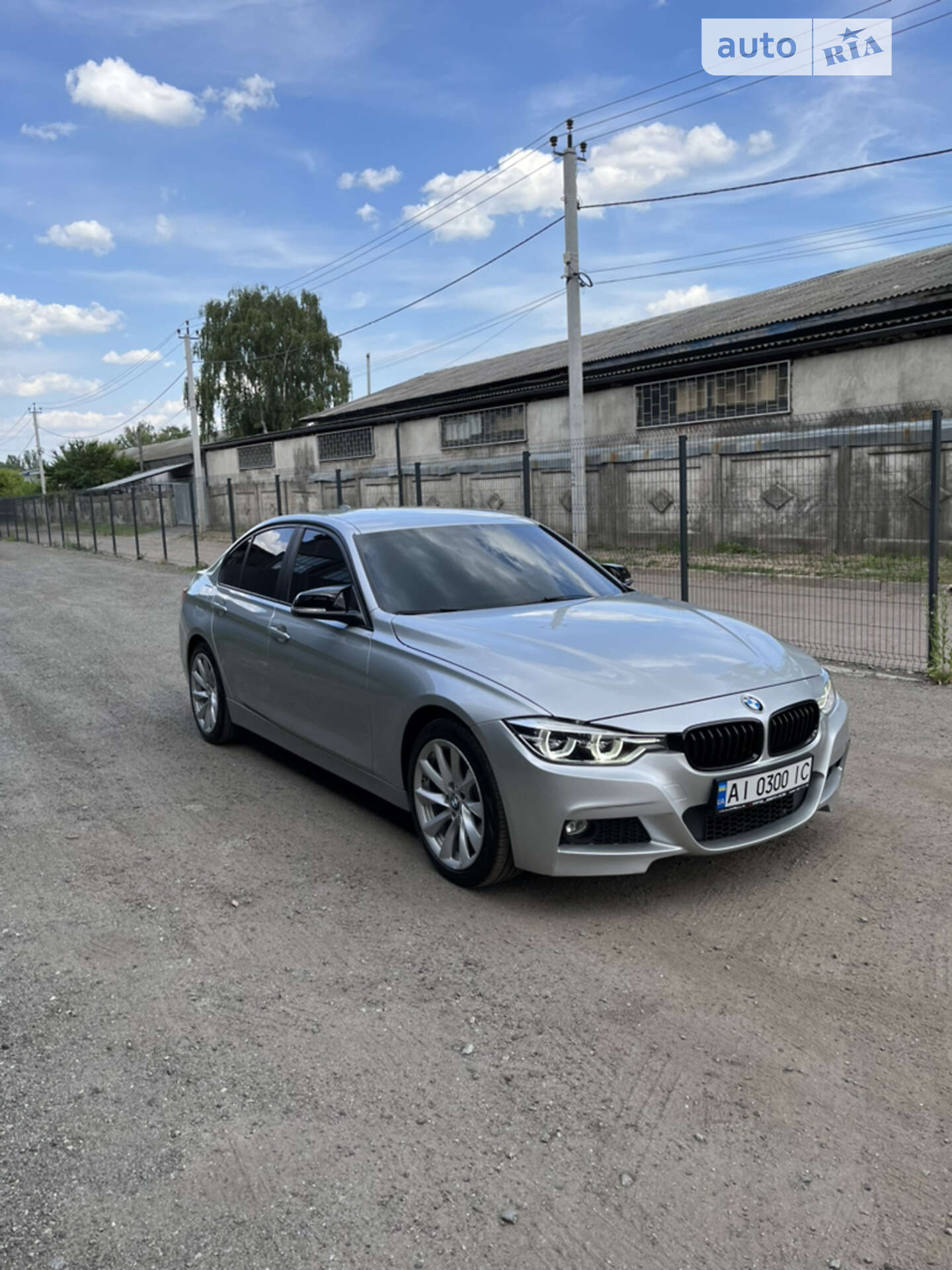 Головне фото звіту автомобіля BMW 320I 2018