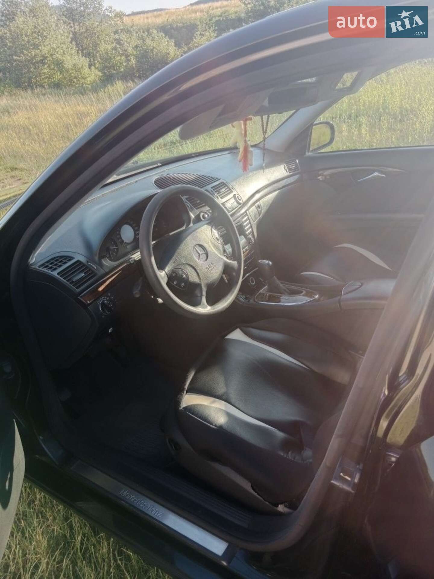 MERCEDES-BENZ E 220 2003