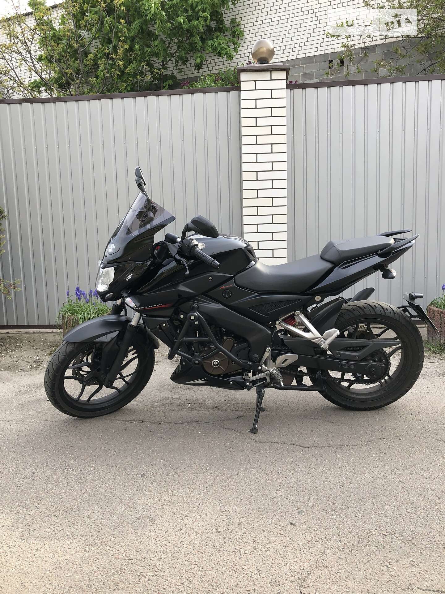 BAJAJ PULSAR 2016