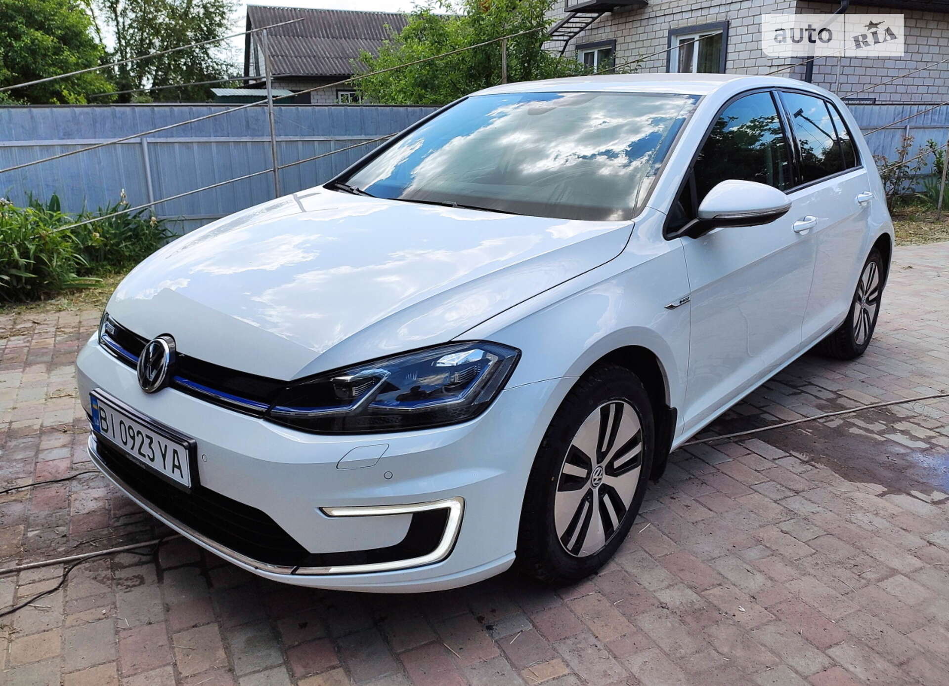VOLKSWAGEN E-GOLF 2018