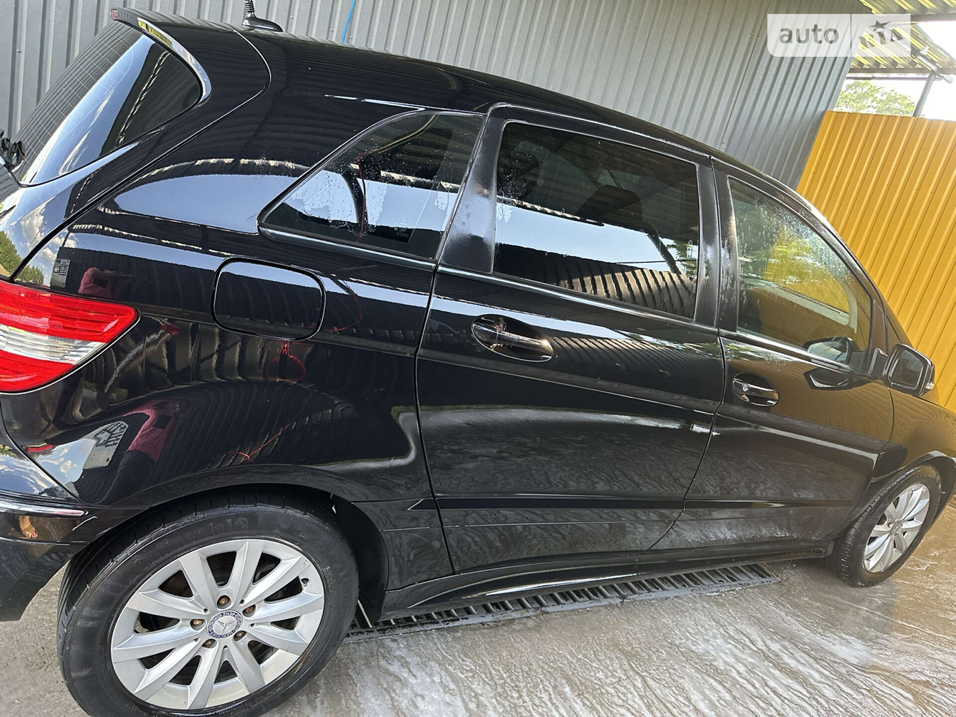 MERCEDES-BENZ B 180 2010