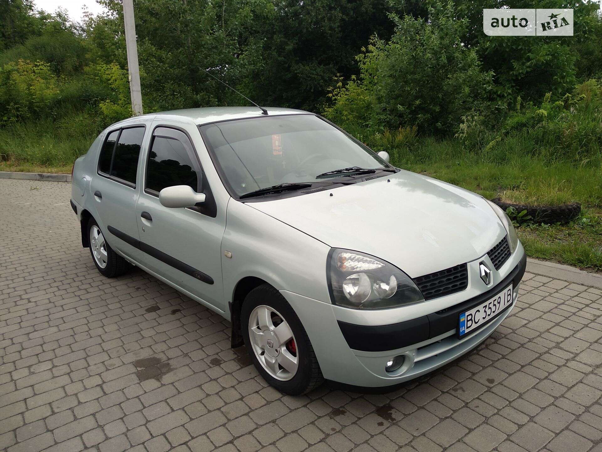 RENAULT SYMBOL 2004
