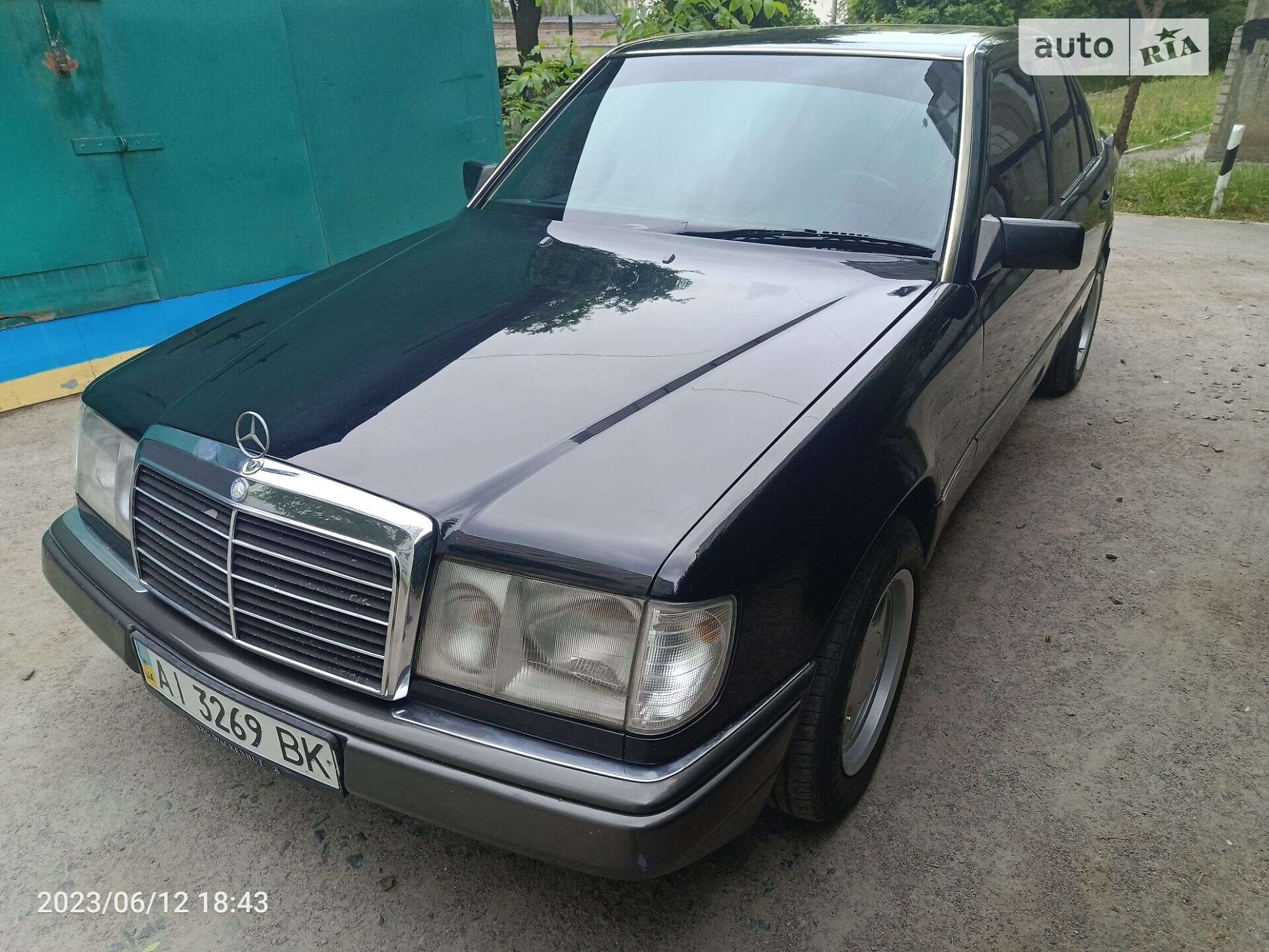 MERCEDES-BENZ 230 1991