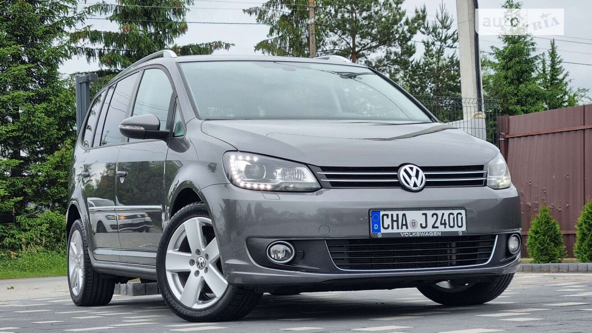 VOLKSWAGEN TOURAN 2012