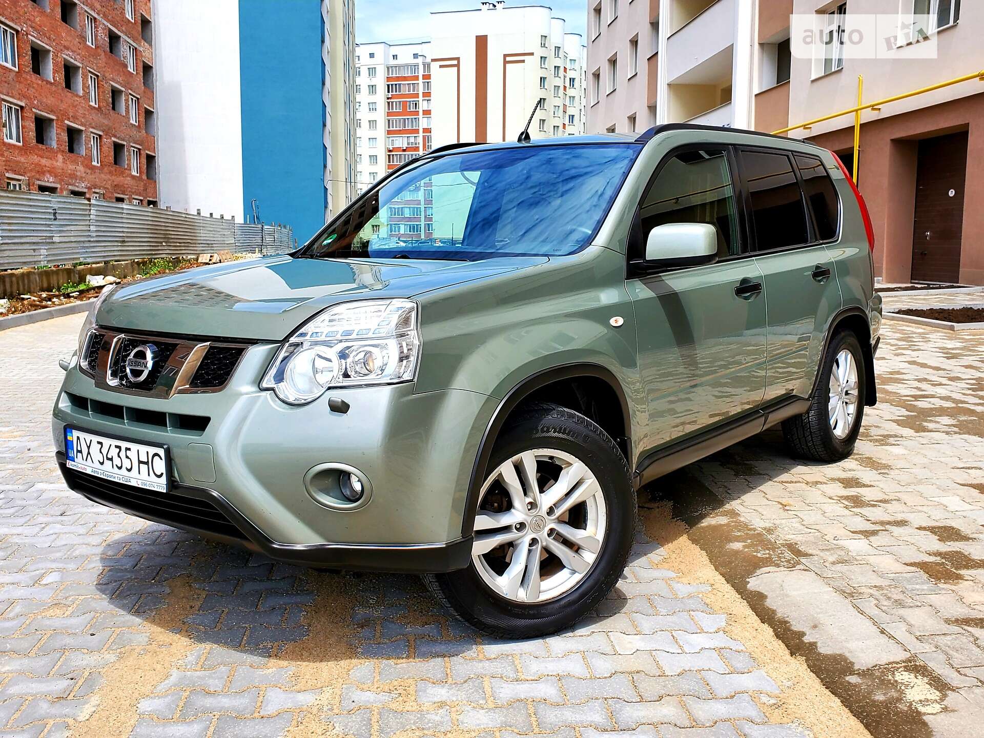 Головне фото звіту автомобіля NISSAN X-TRAIL 2011