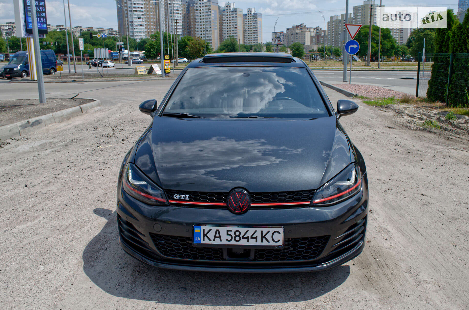 VOLKSWAGEN GOLF GTI