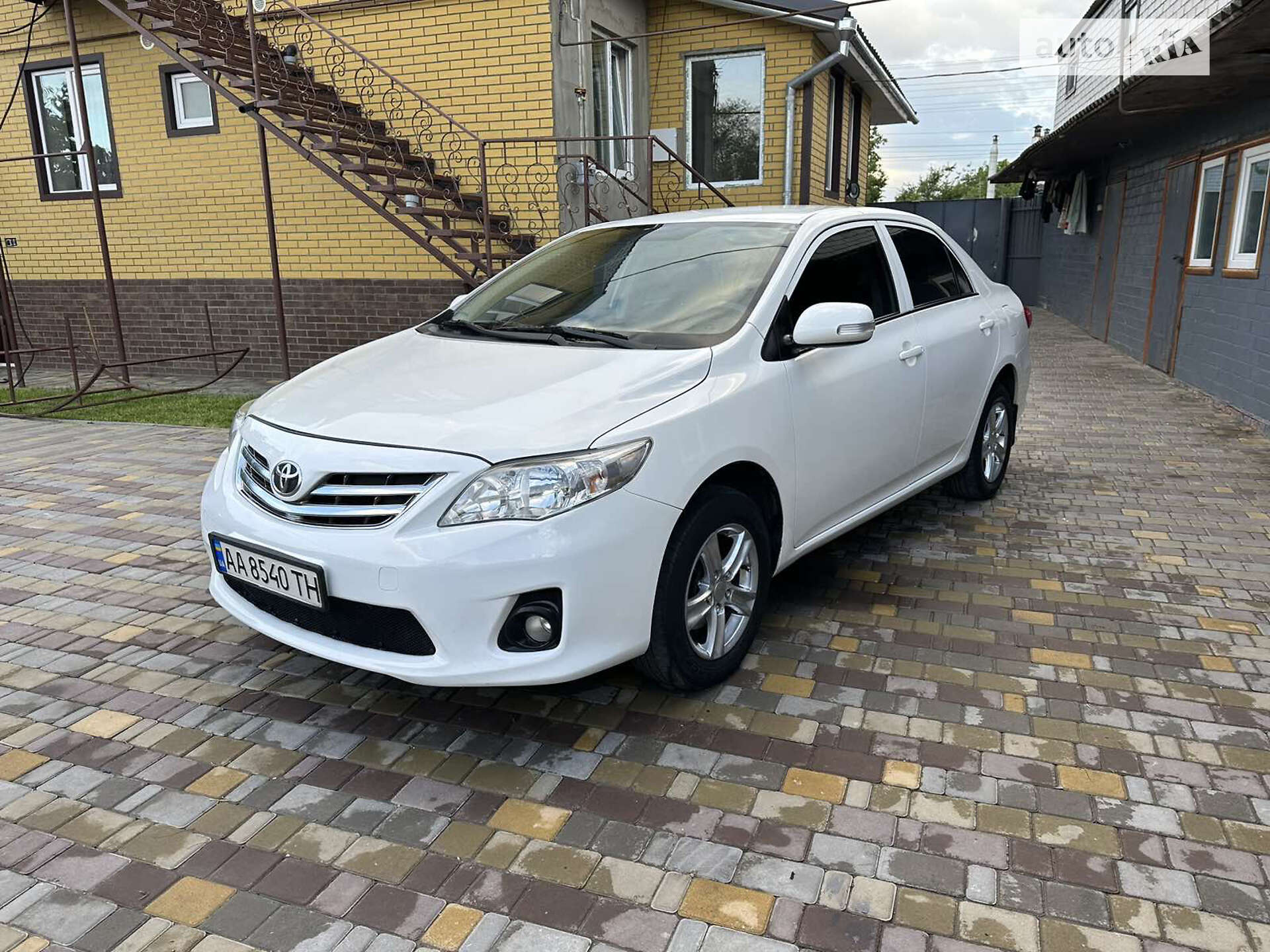 TOYOTA COROLLA 2011