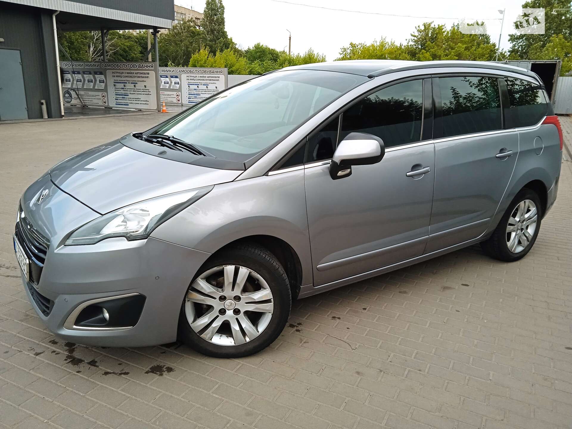 PEUGEOT 5008 2014