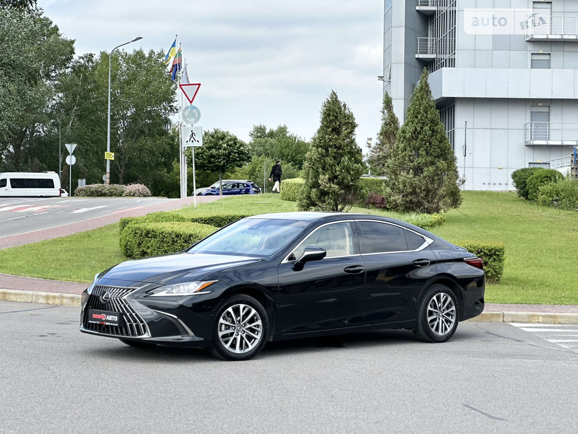 LEXUS ES 200 2022