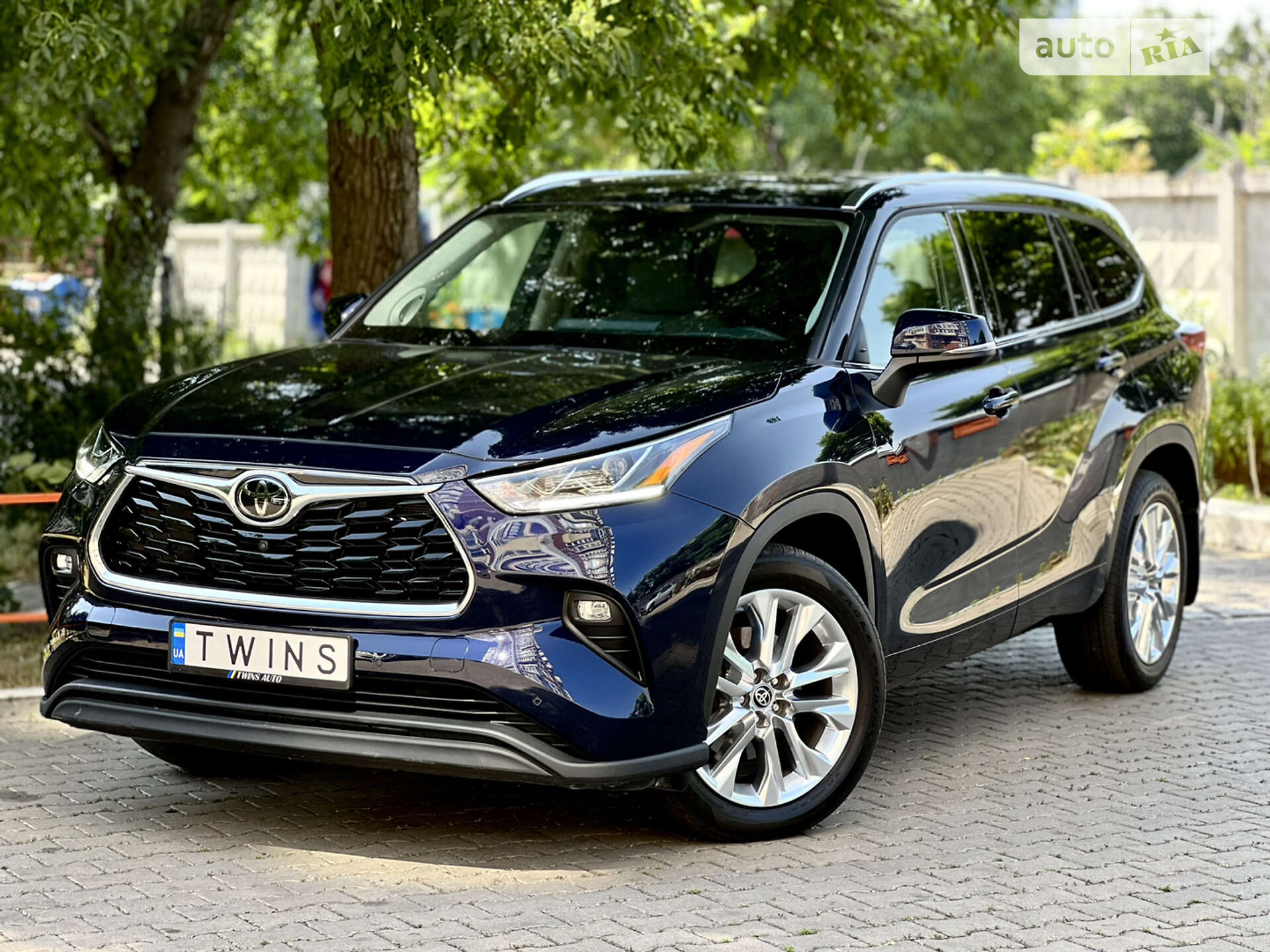 TOYOTA HIGHLANDER 2020