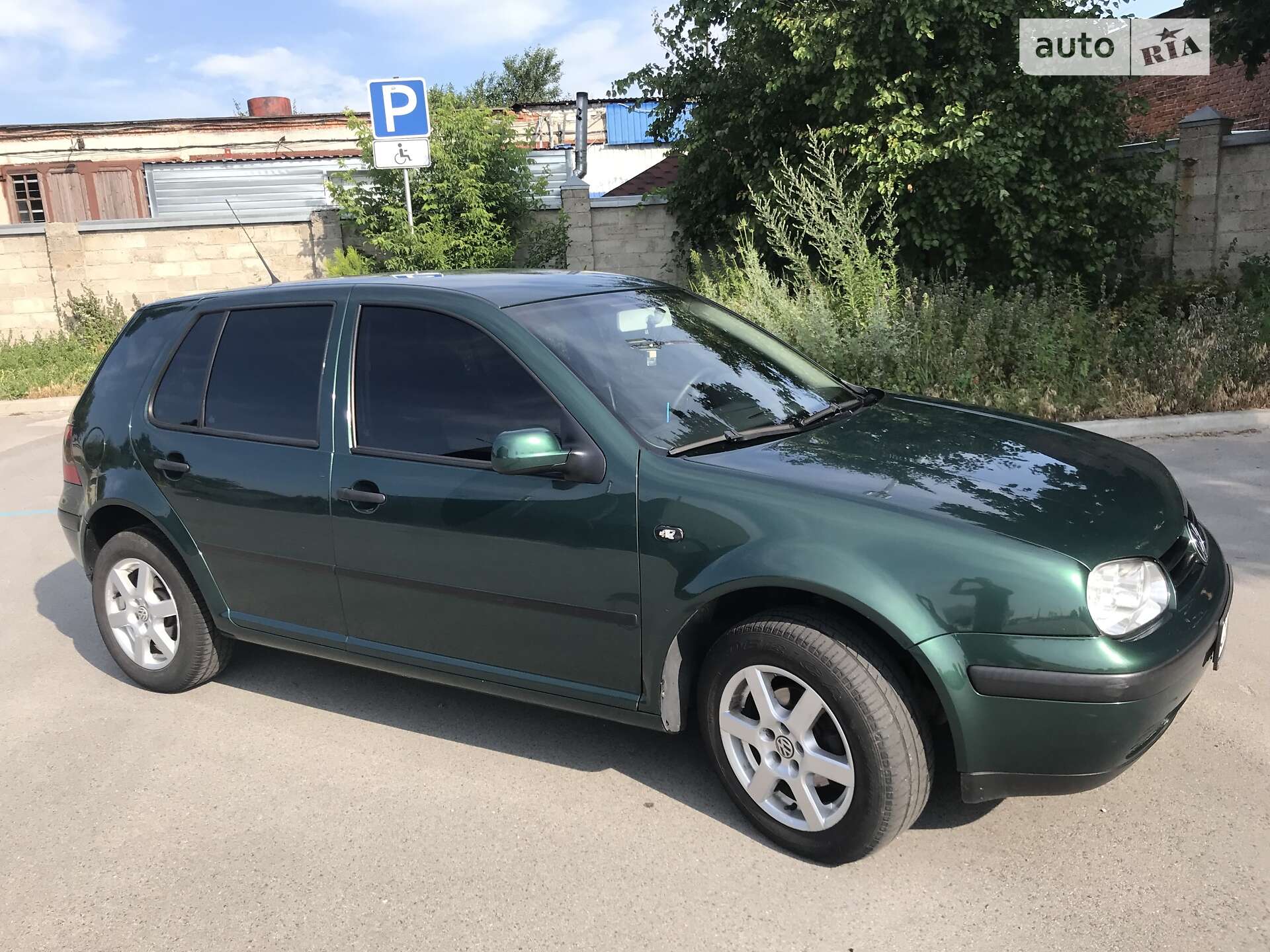 VOLKSWAGEN GOLF 2003