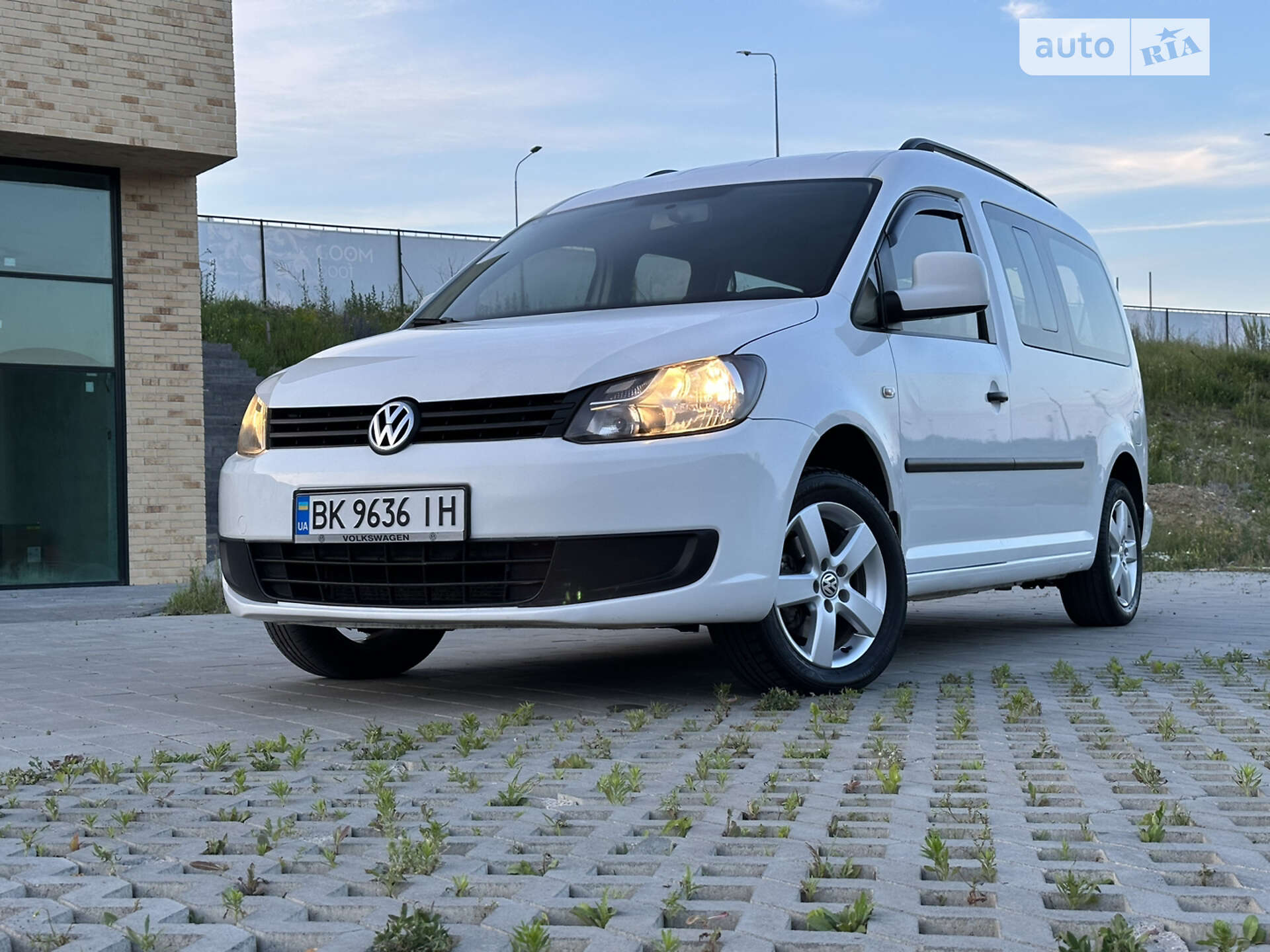 VOLKSWAGEN CADDY 2010