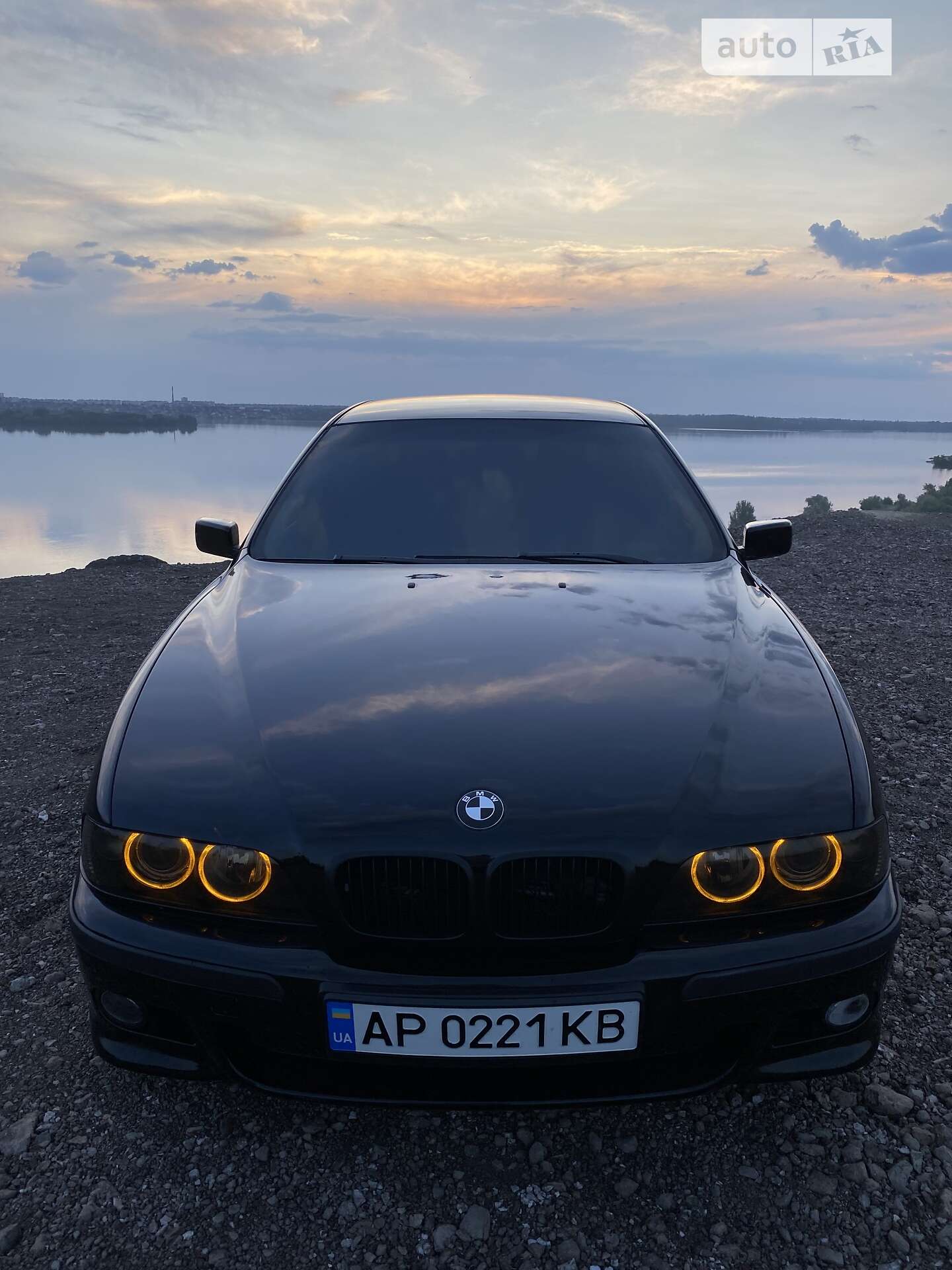BMW 523I
