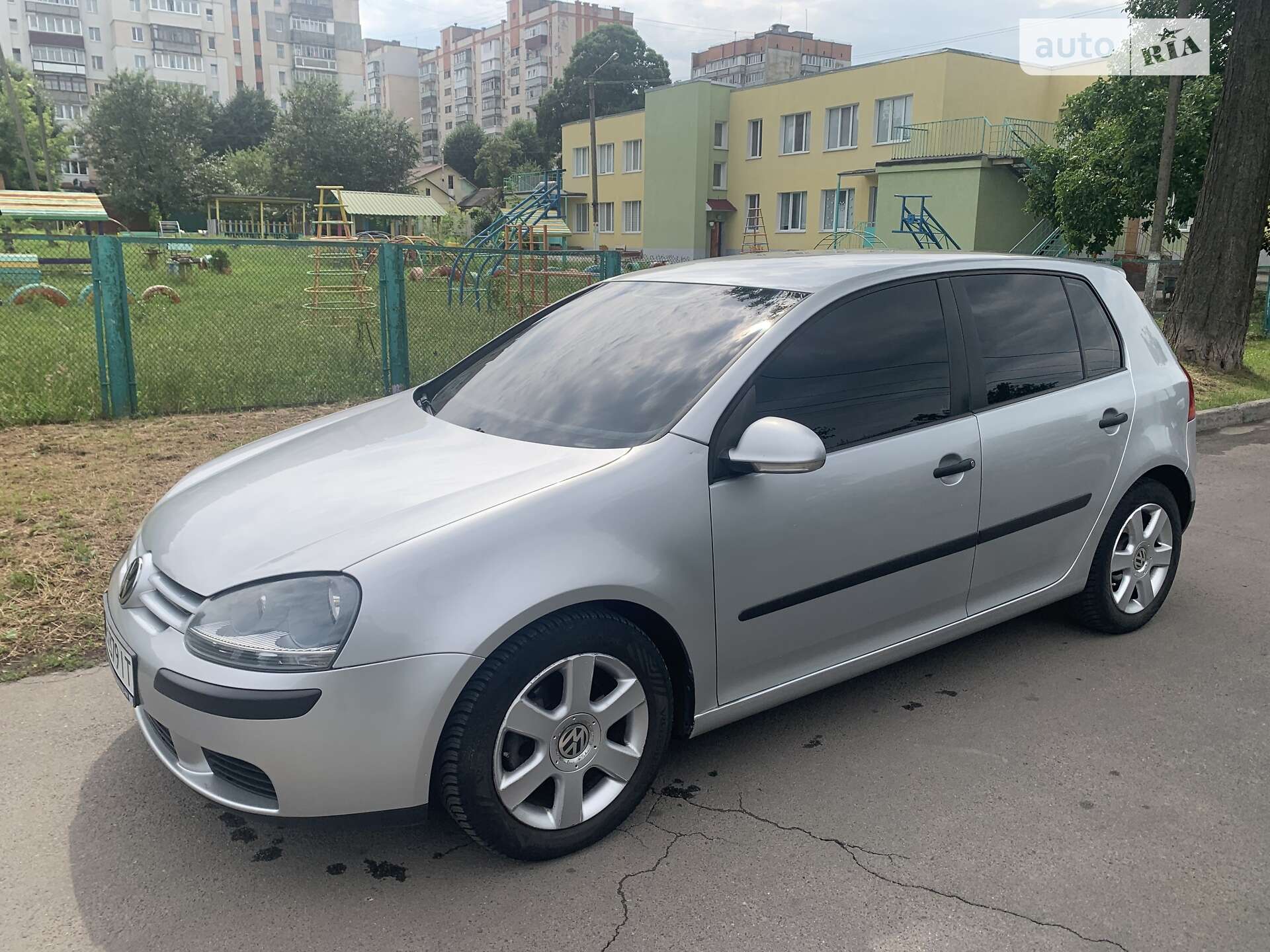 VOLKSWAGEN GOLF 2004