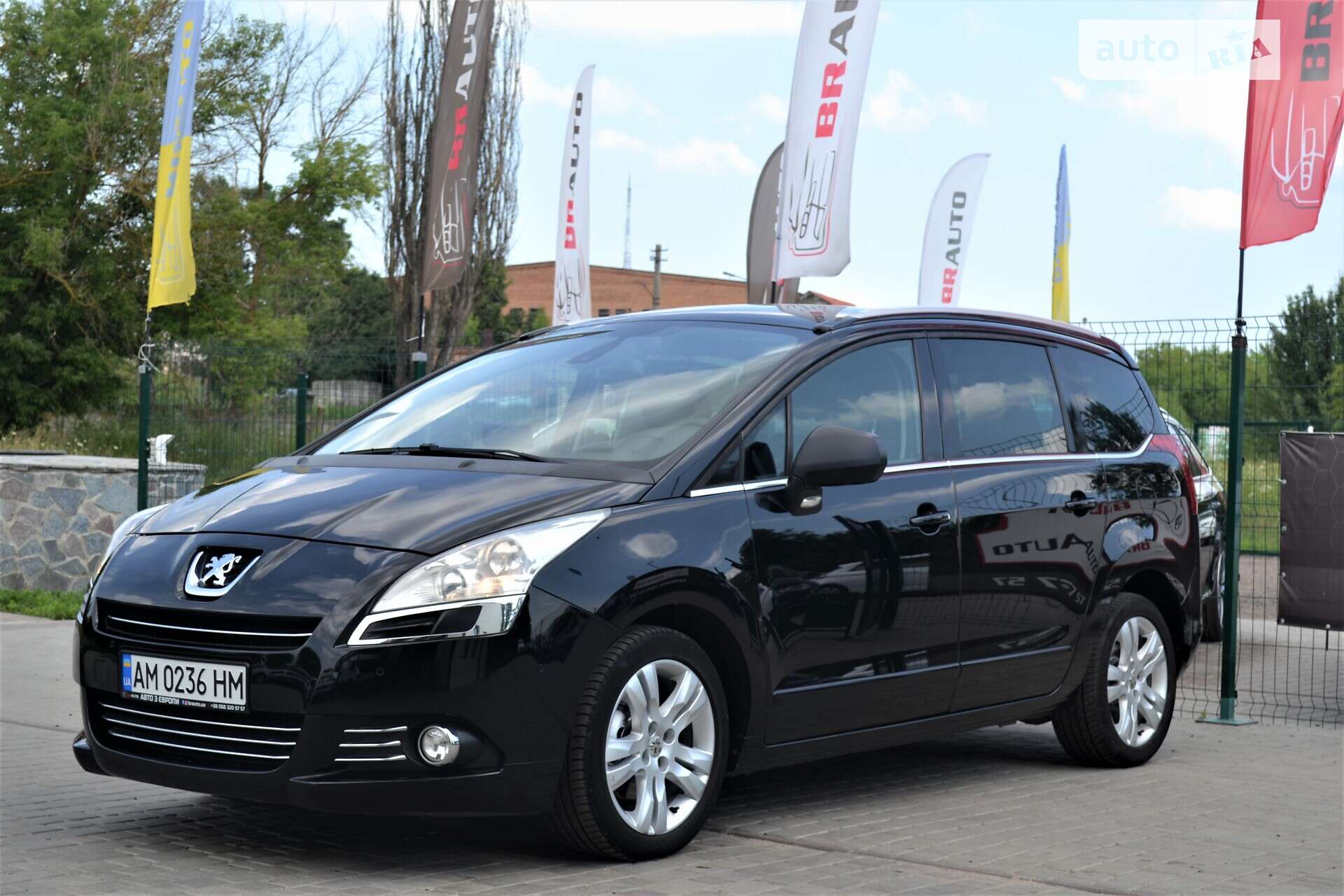 PEUGEOT 5008 2011