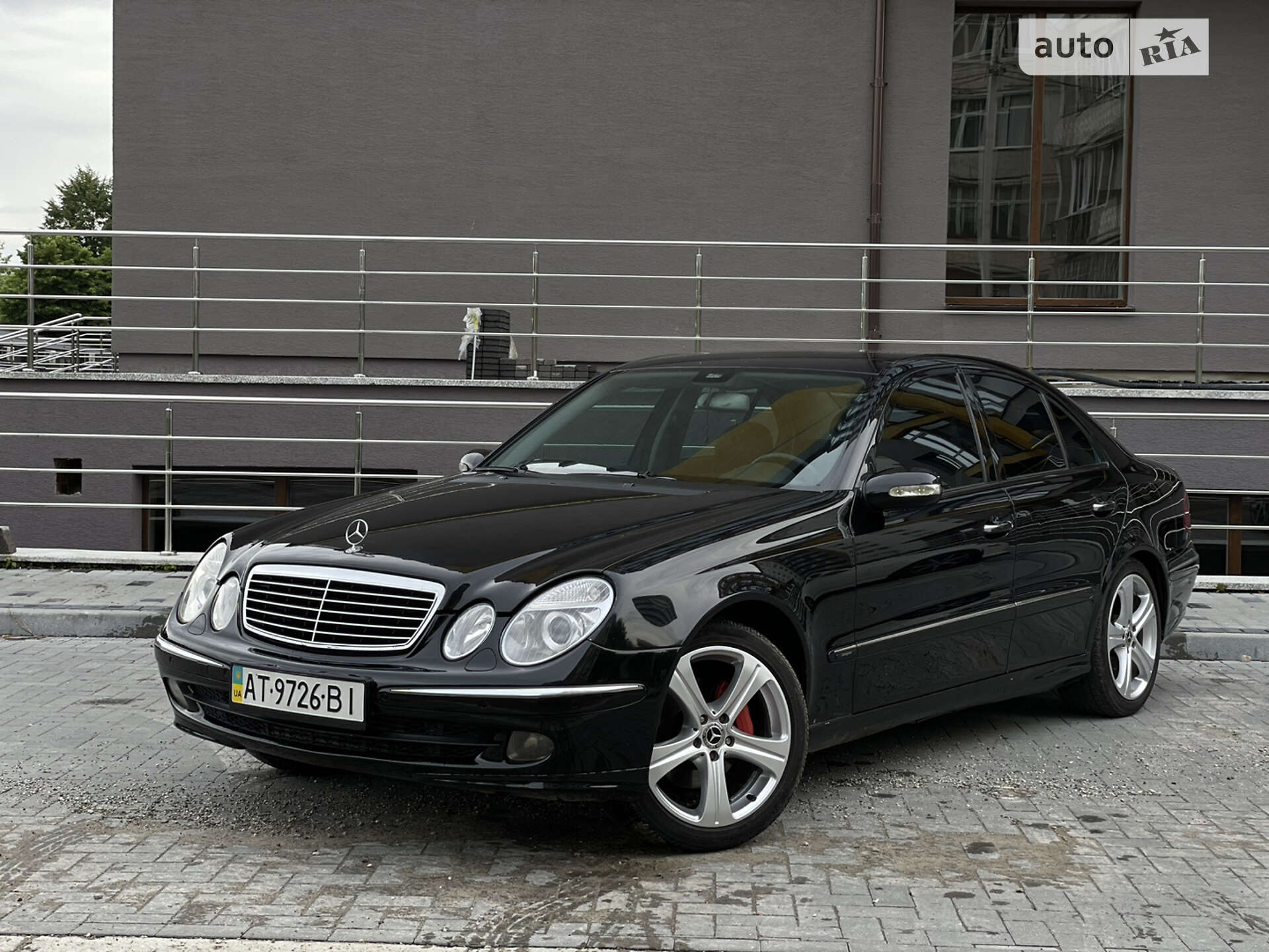 MERCEDES-BENZ E 320 2002