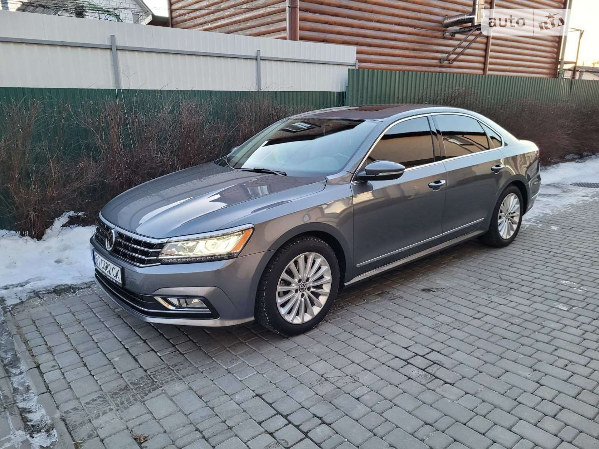 VOLKSWAGEN PASSAT 2016