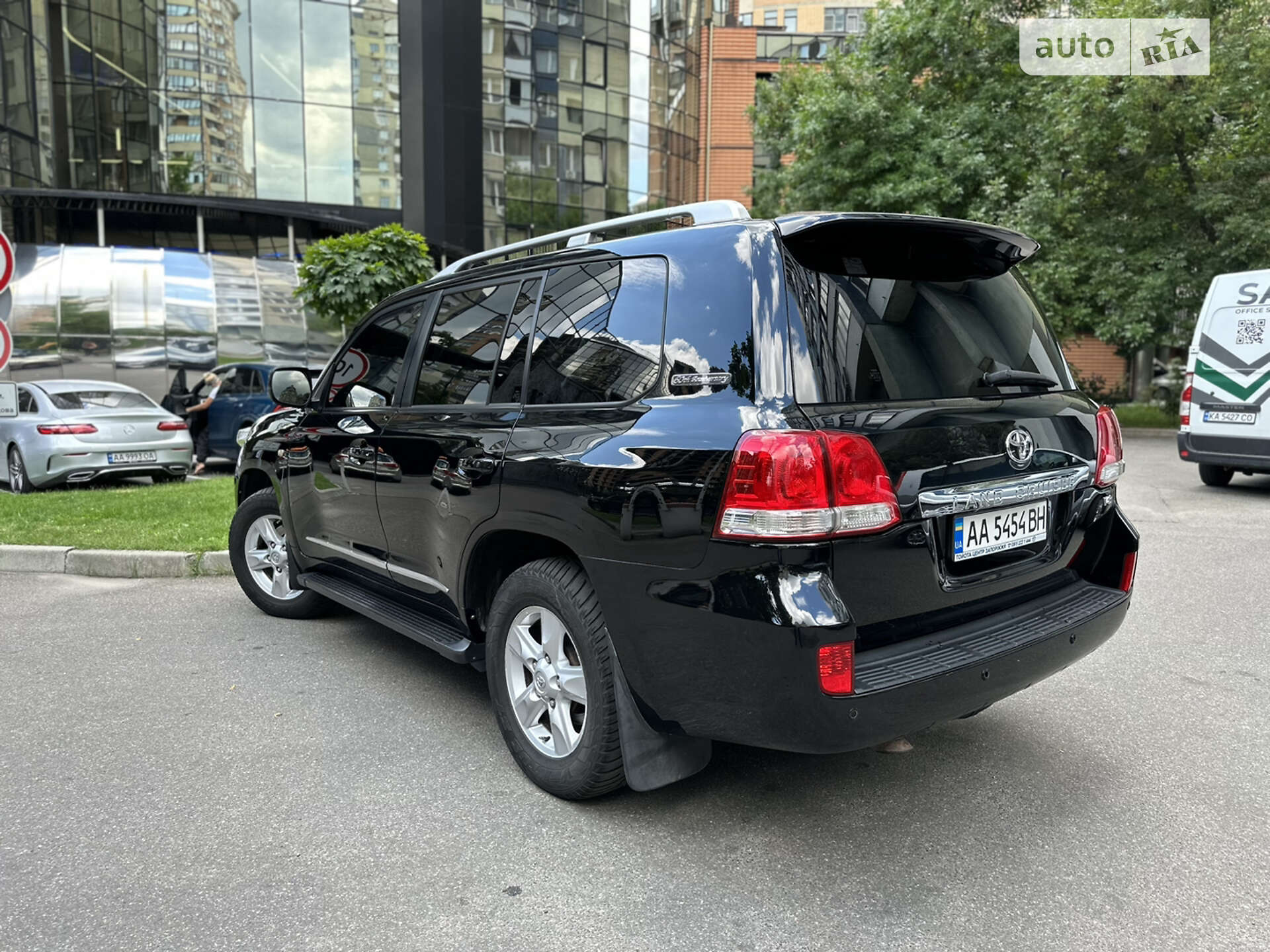 Toyota Land Cruiser 2011