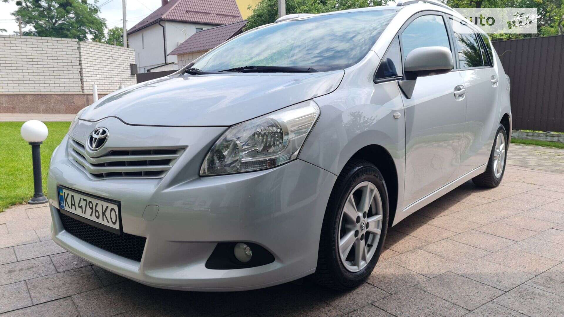TOYOTA VERSO 2011