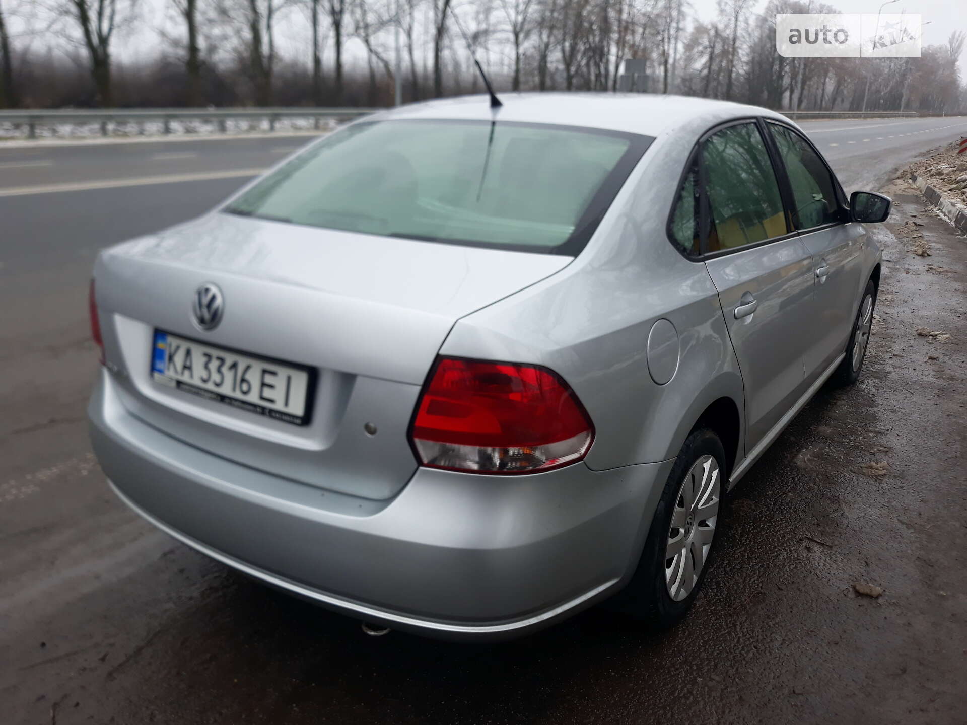 VOLKSWAGEN POLO 2012