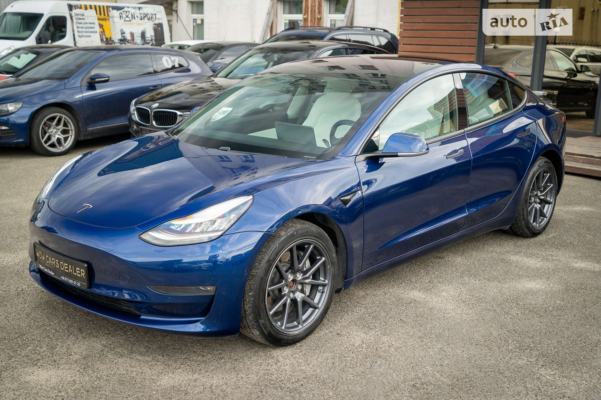 TESLA MODEL 3