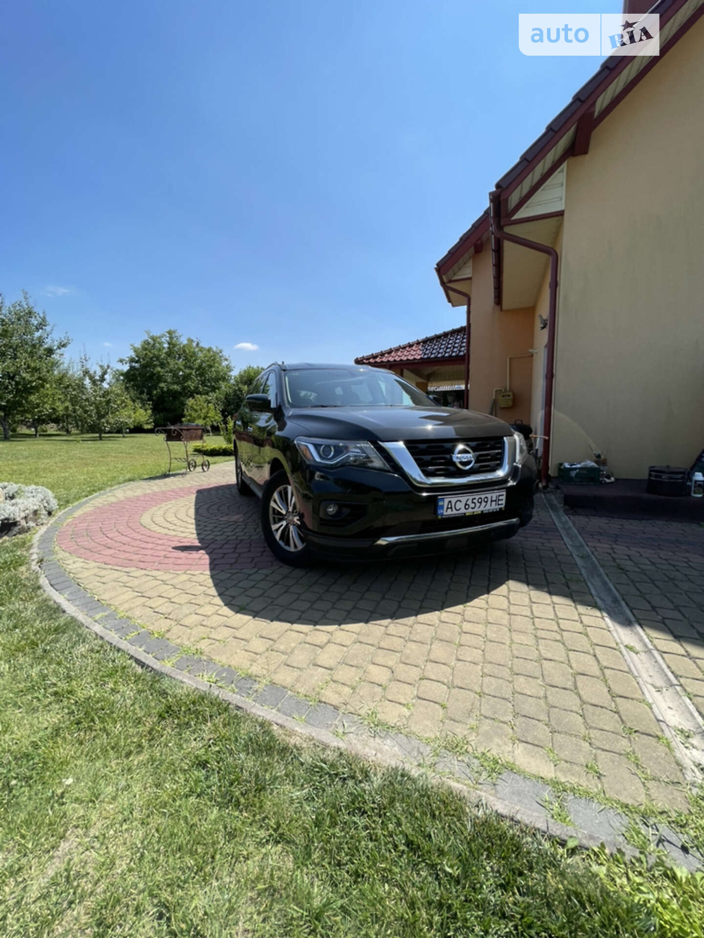 NISSAN PATHFINDER 2018