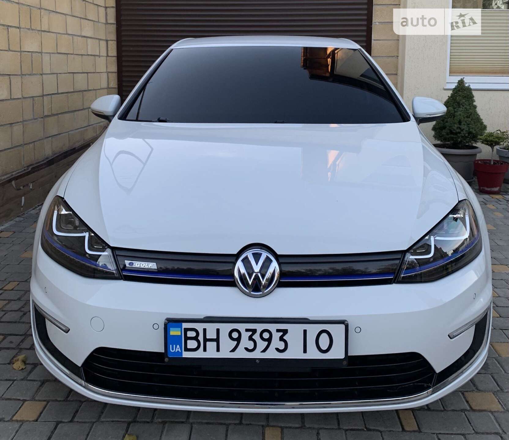 VOLKSWAGEN E-GOLF 2016