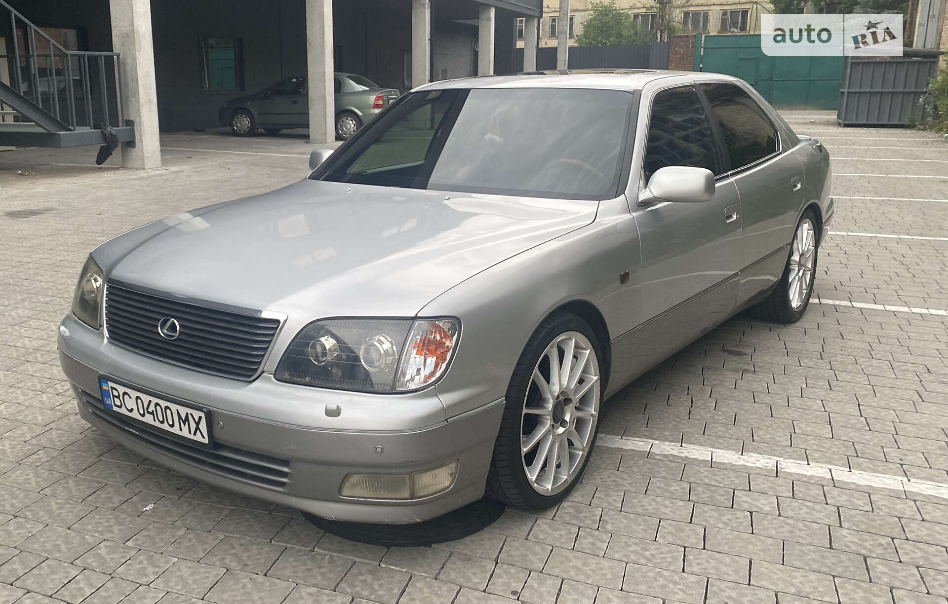 LEXUS LS 400