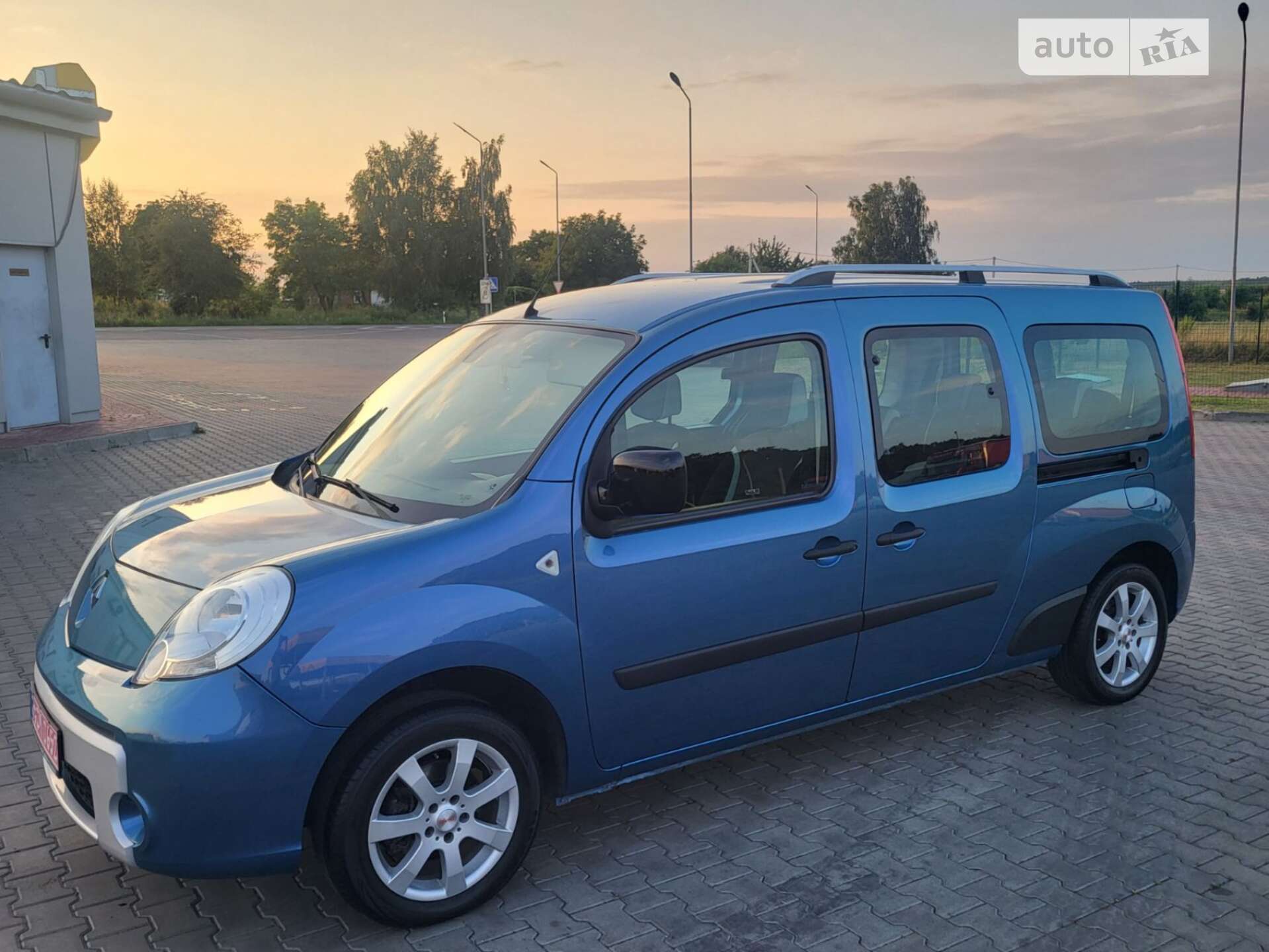 Головне фото звіту автомобіля RENAULT KANGOO 2012