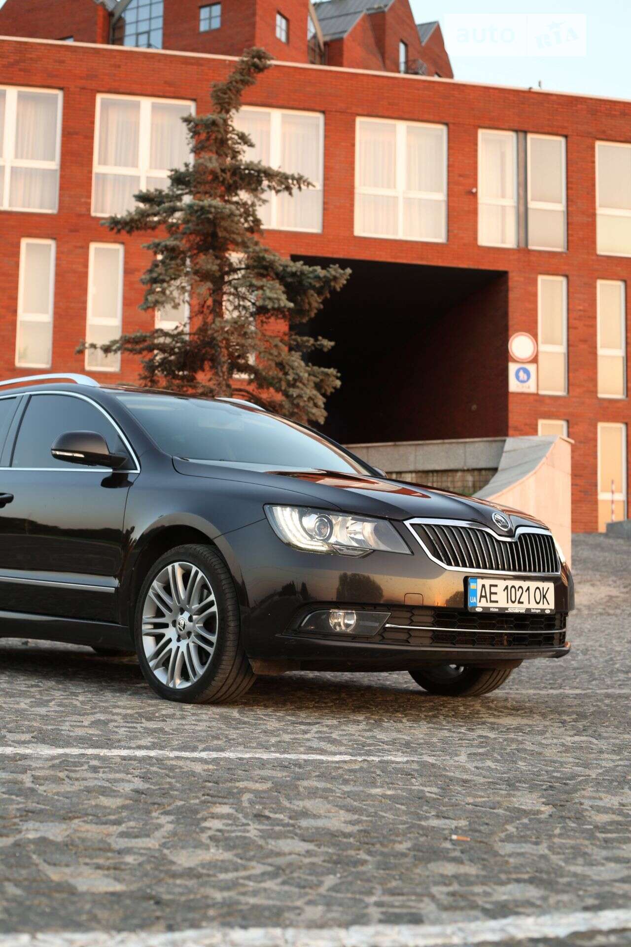 Головне фото звіту автомобіля SKODA SUPERB 2013