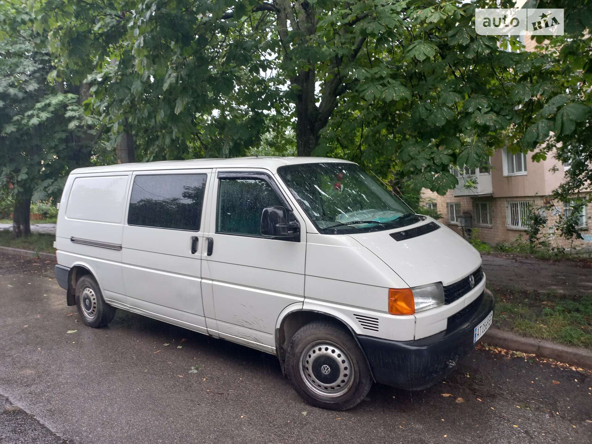 VOLKSWAGEN TRANSPORTER 2002