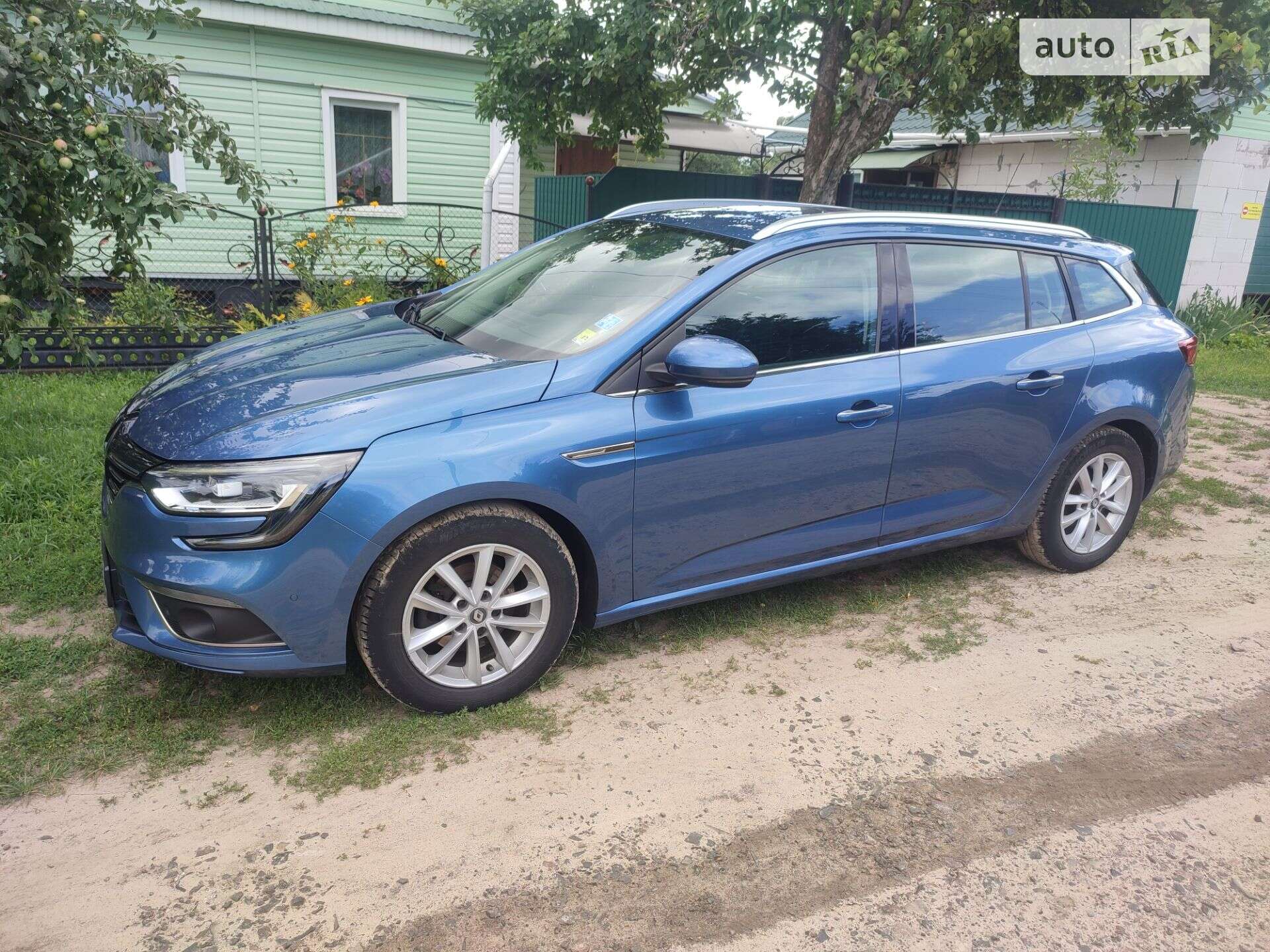 Головне фото звіту автомобіля RENAULT MEGANE 2016