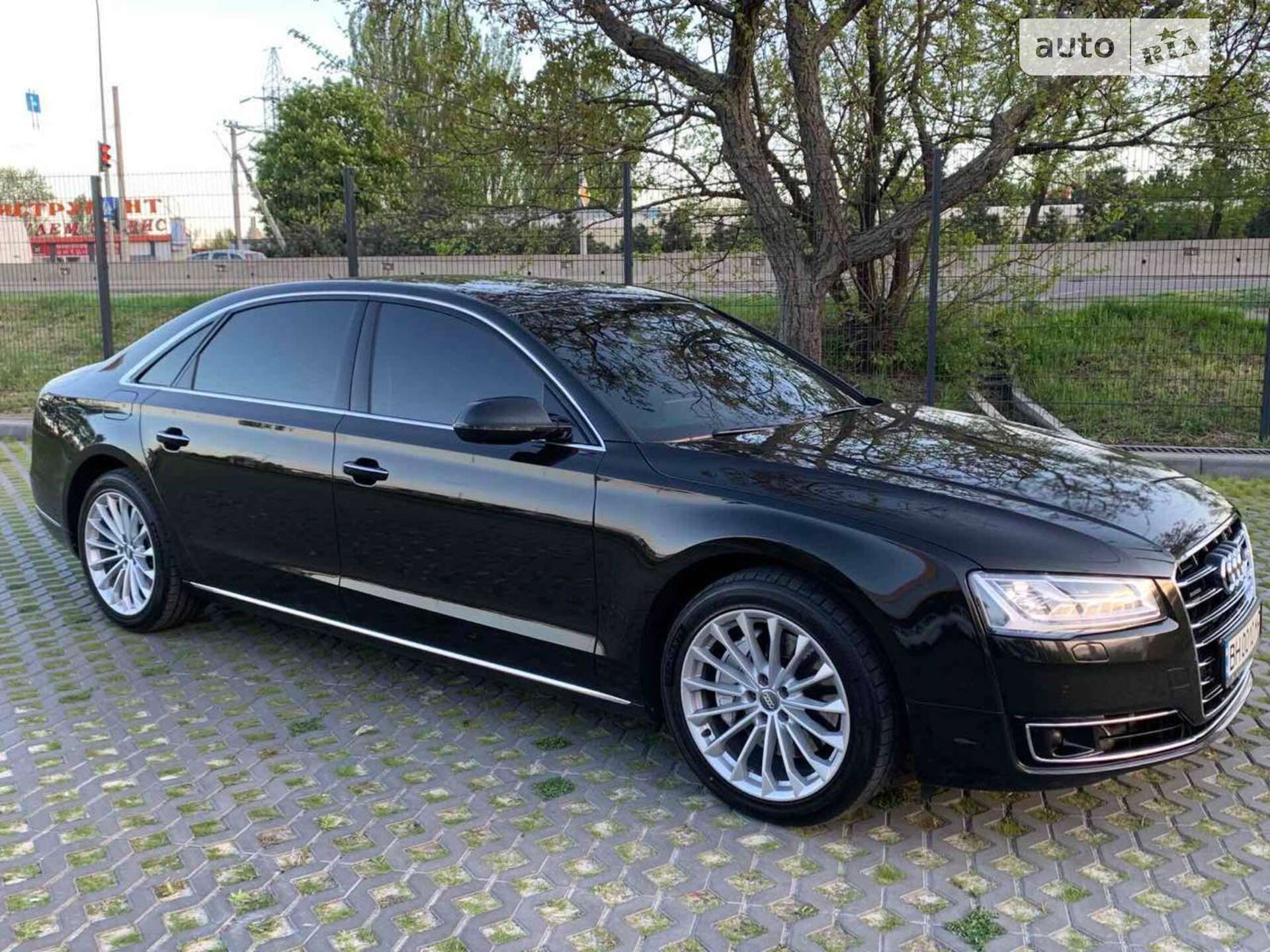 AUDI A8