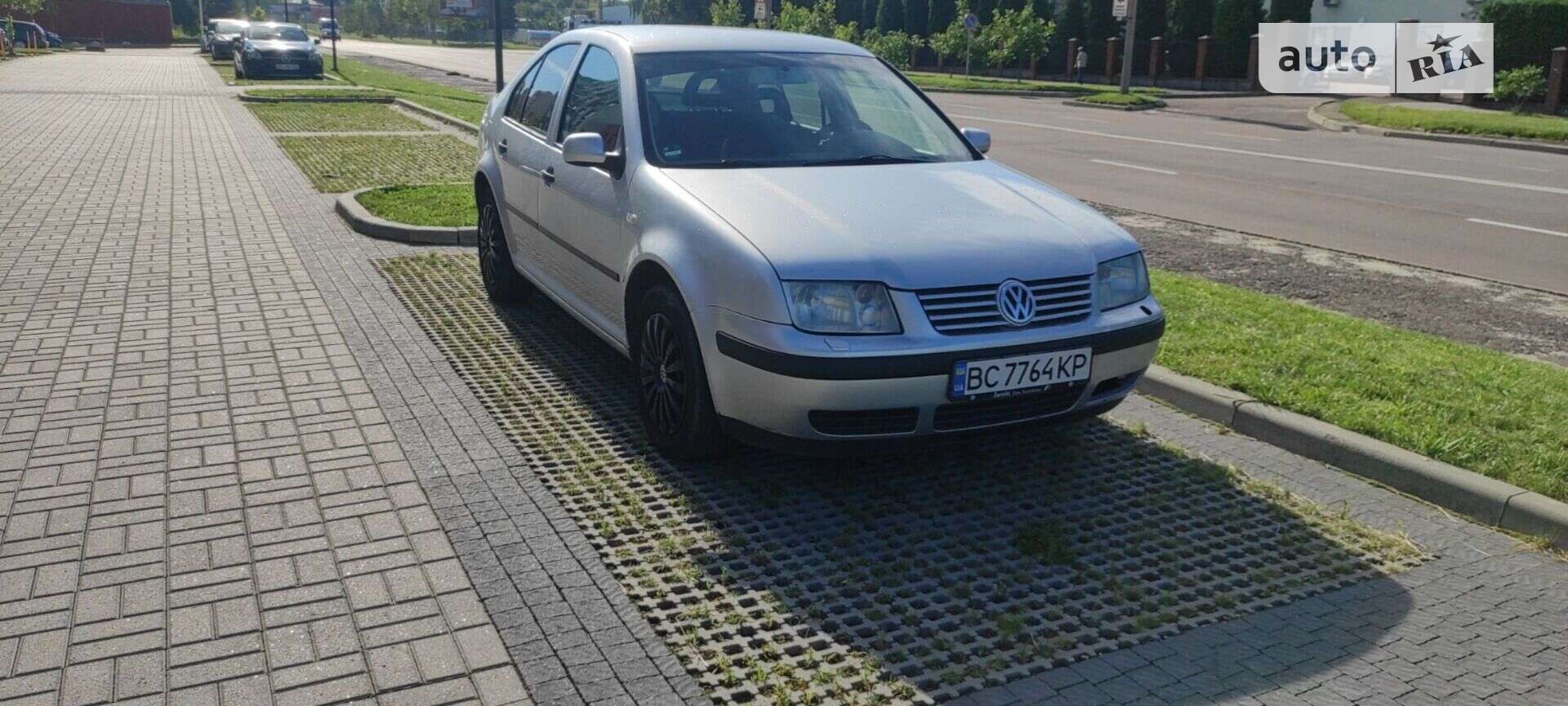 VOLKSWAGEN BORA 2001