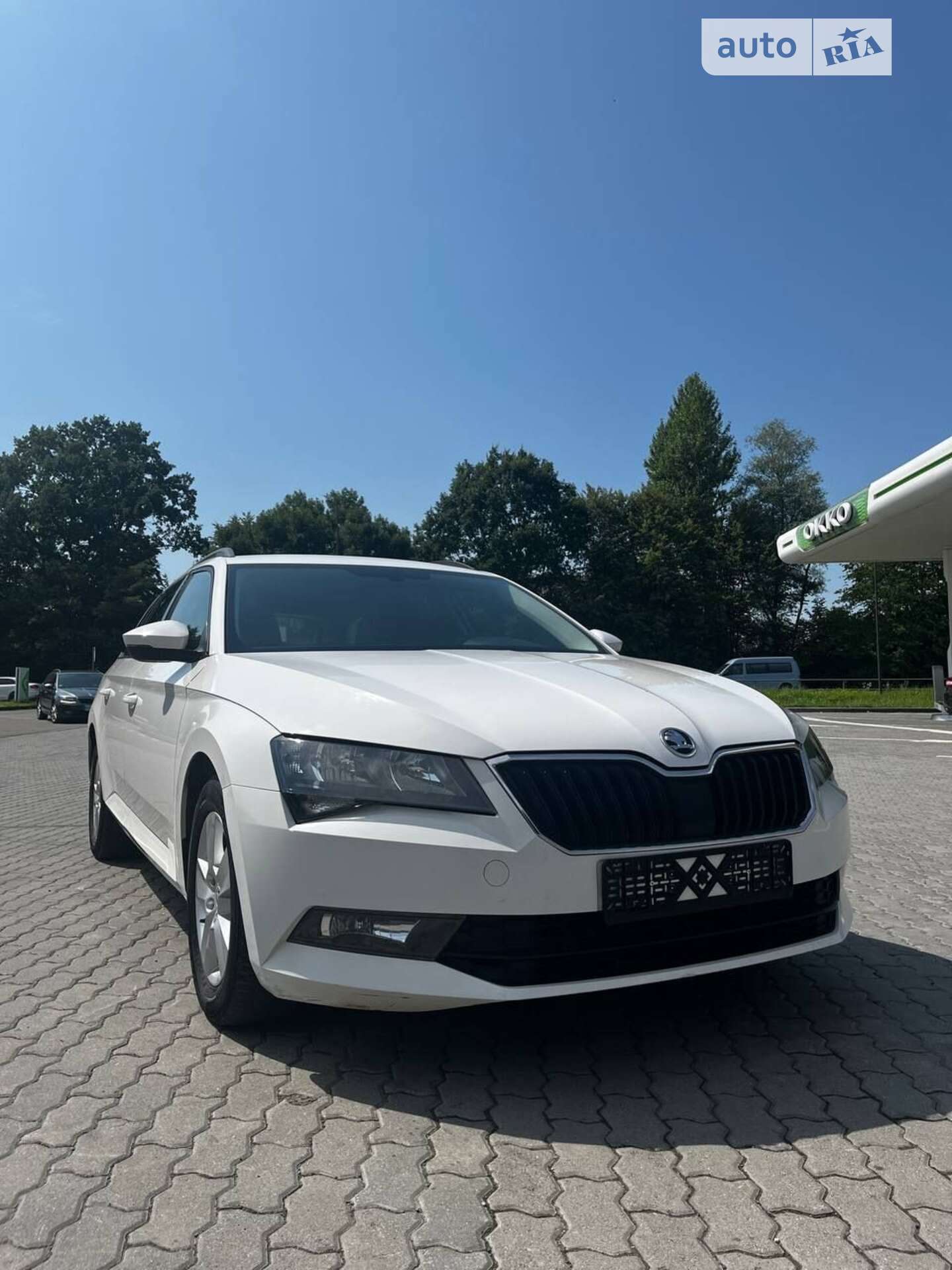 Головне фото звіту автомобіля SKODA SUPERB 2016